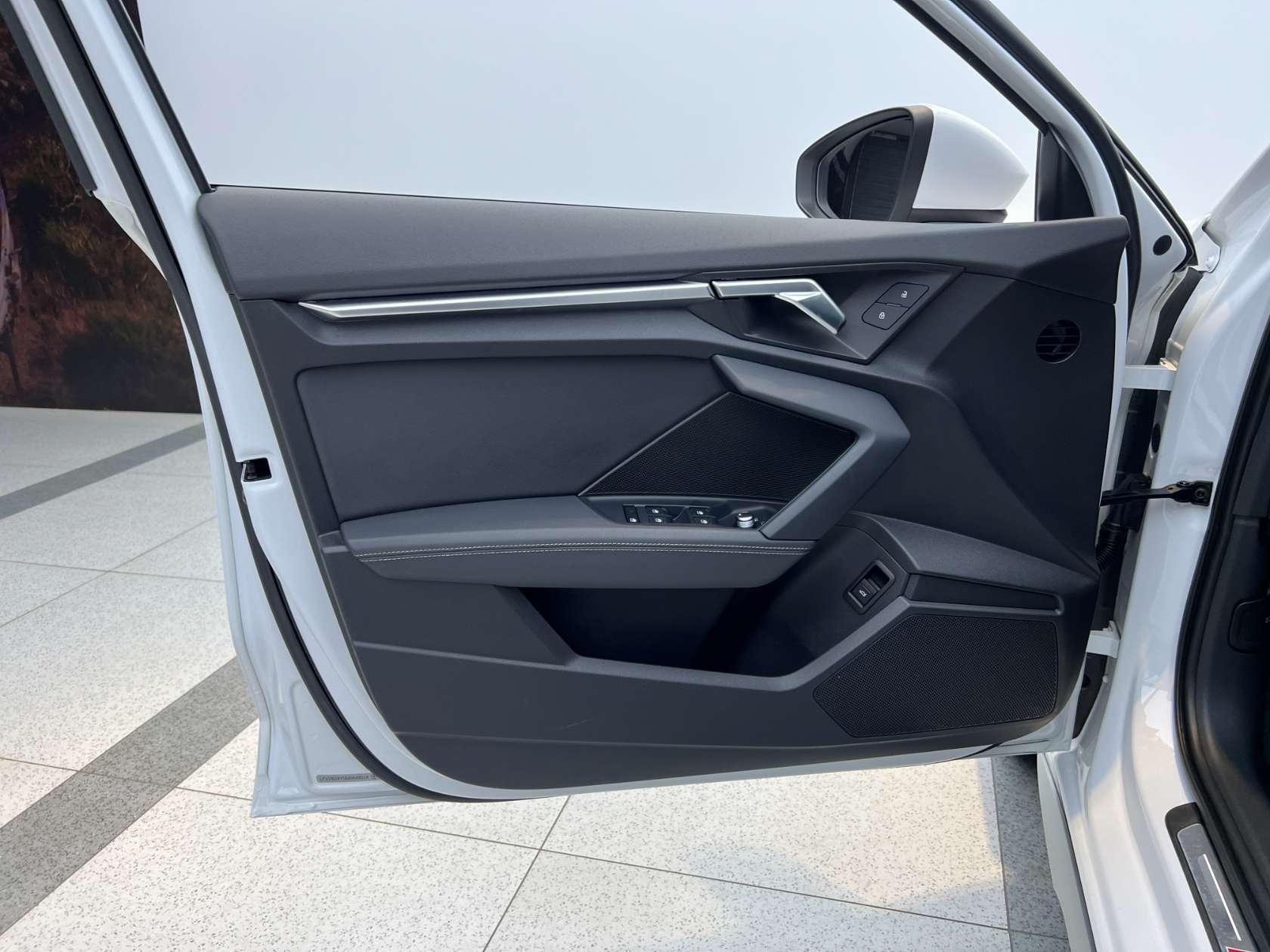 Audi A3 2022, фото 10