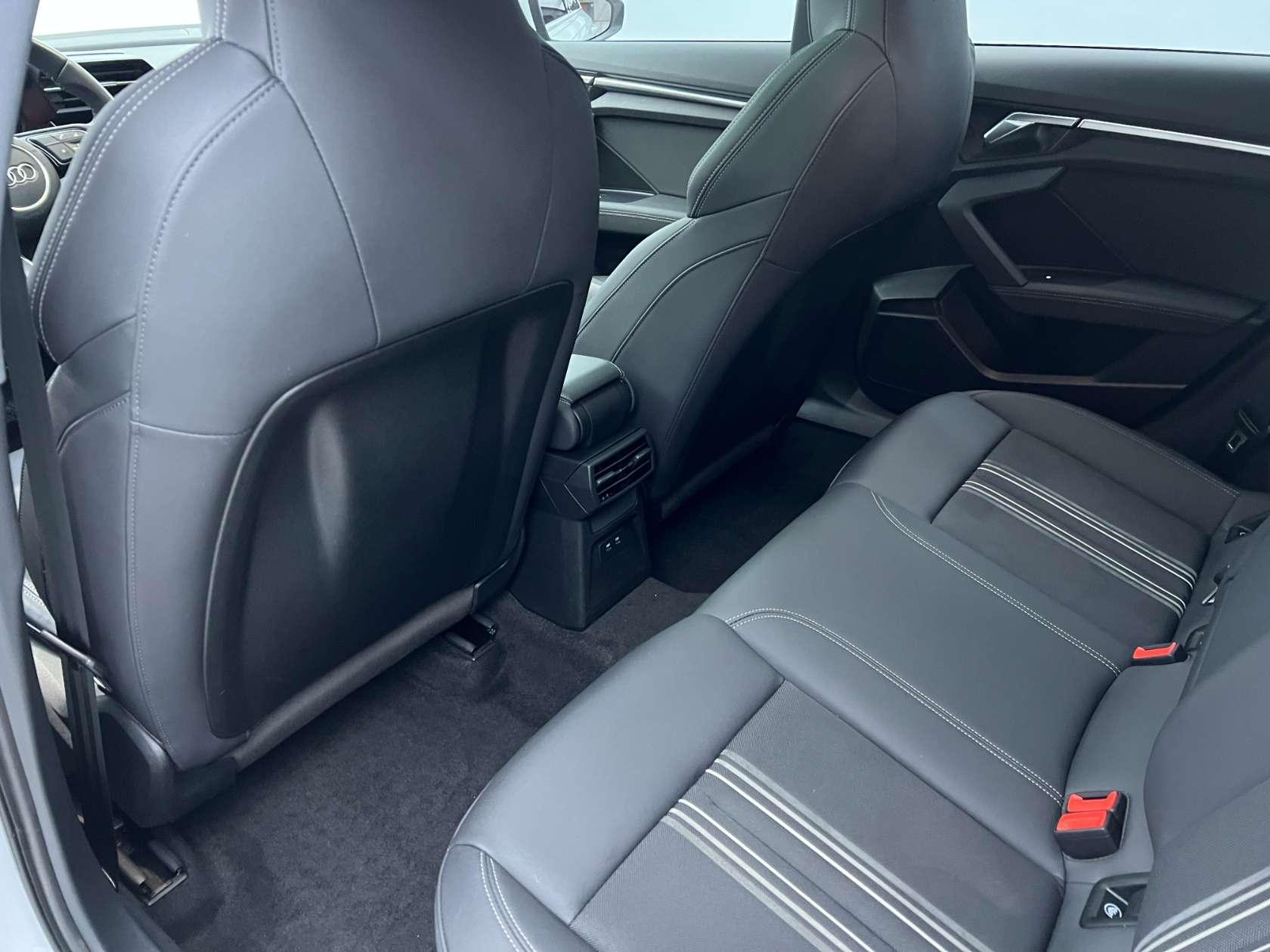Audi A3 2022, фото 13