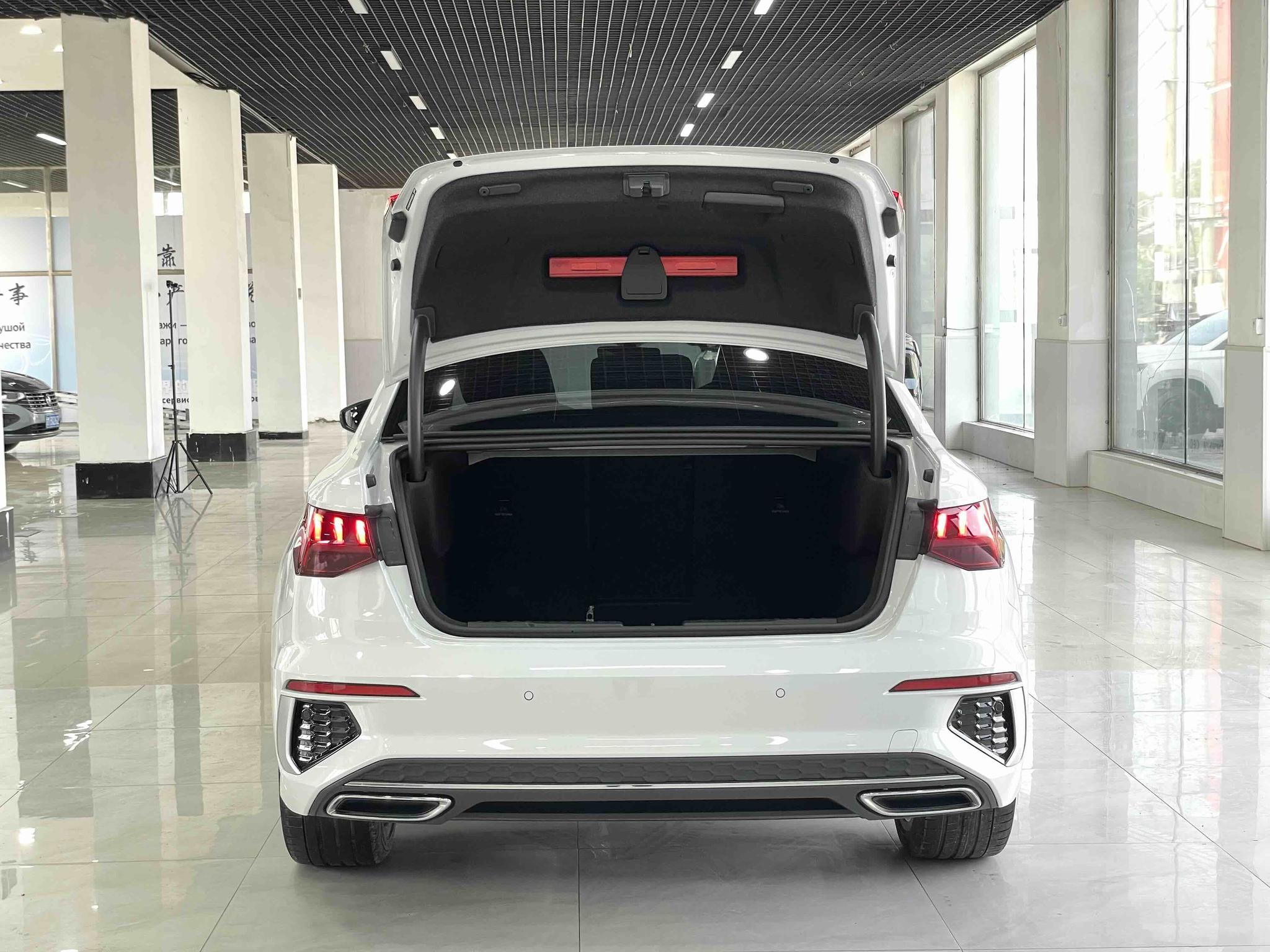 Audi A3 2023, фото 17