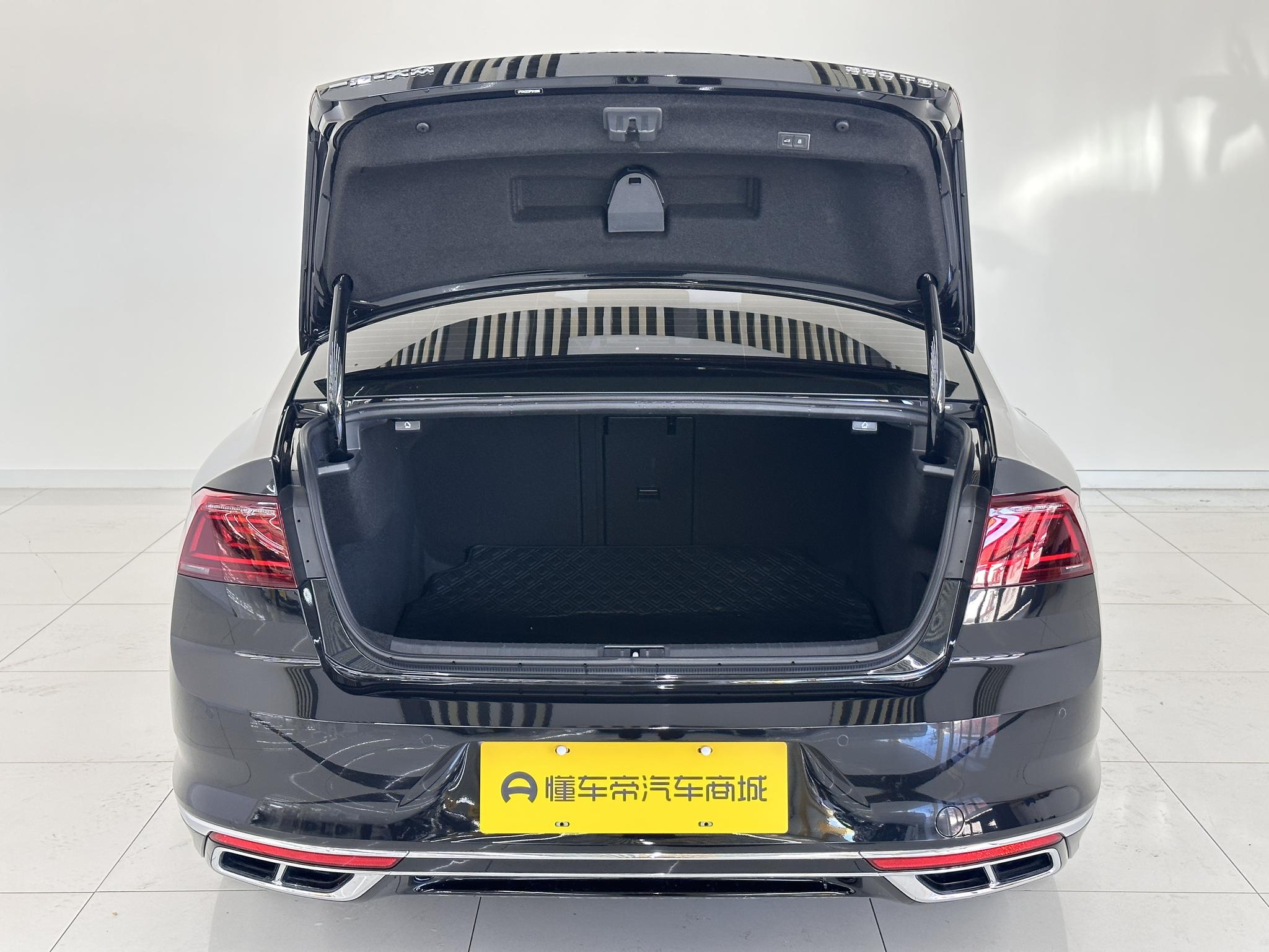 Volkswagen Passat 2023, фото 15