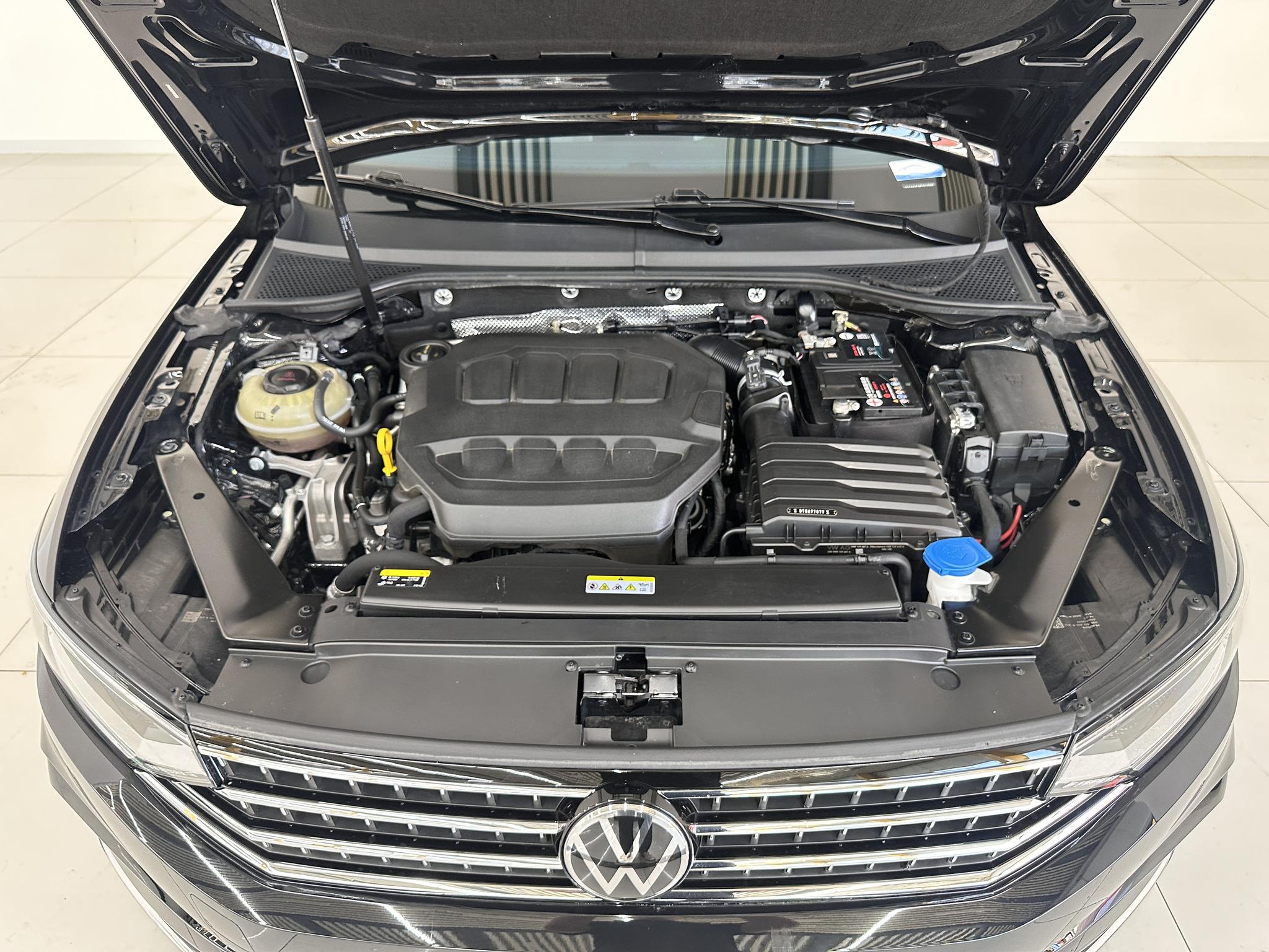 Volkswagen Passat 2023, фото 17