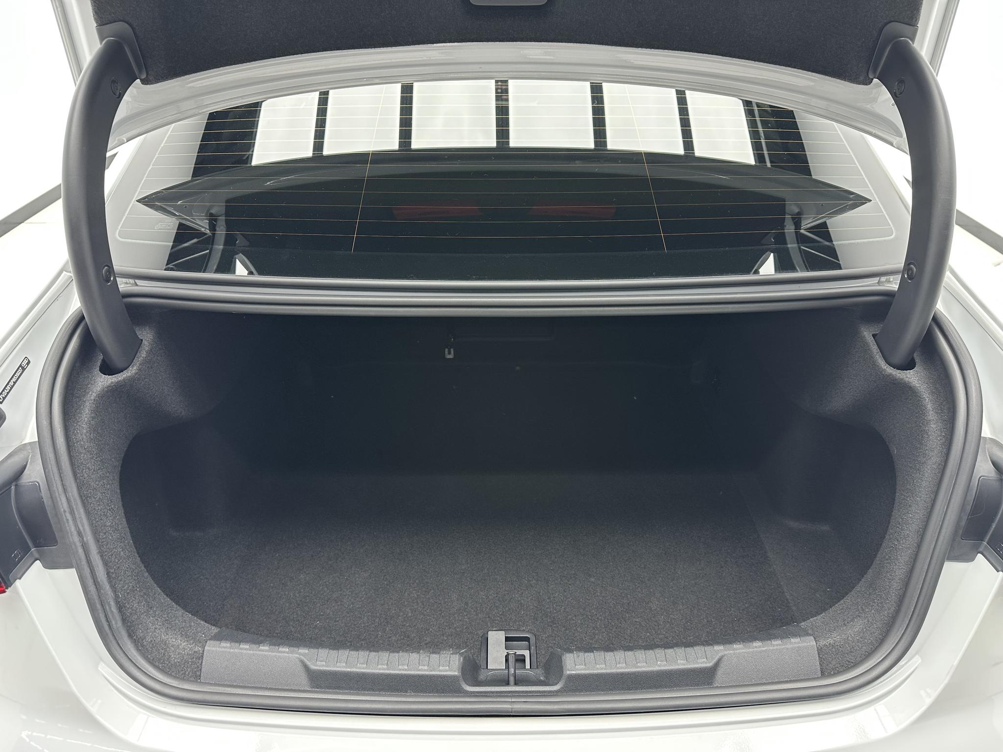 Audi A3 2023, фото 16