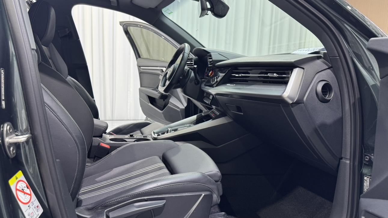 Audi A3 2023, фото 11