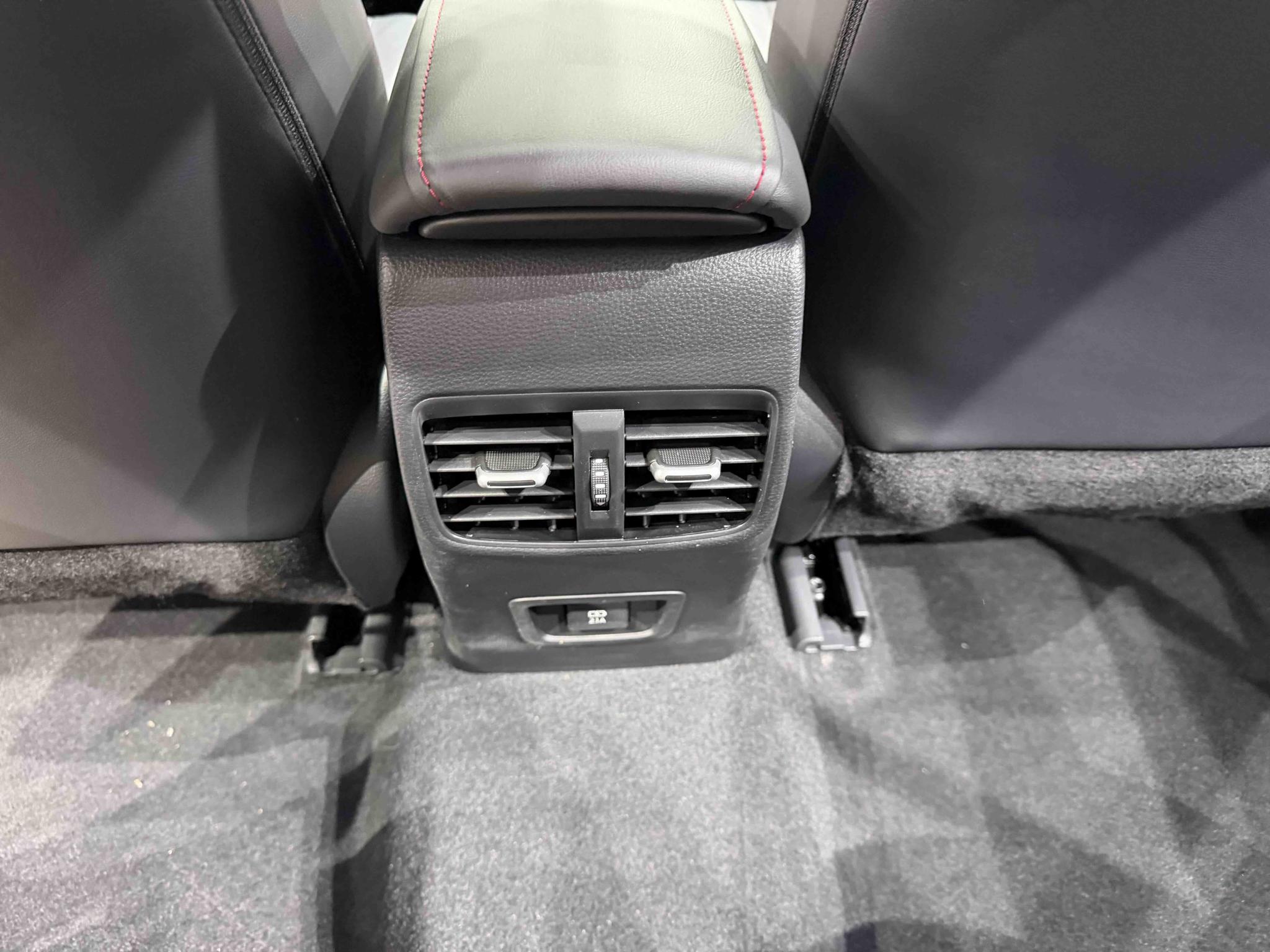 Toyota Corolla 2022, фото 16
