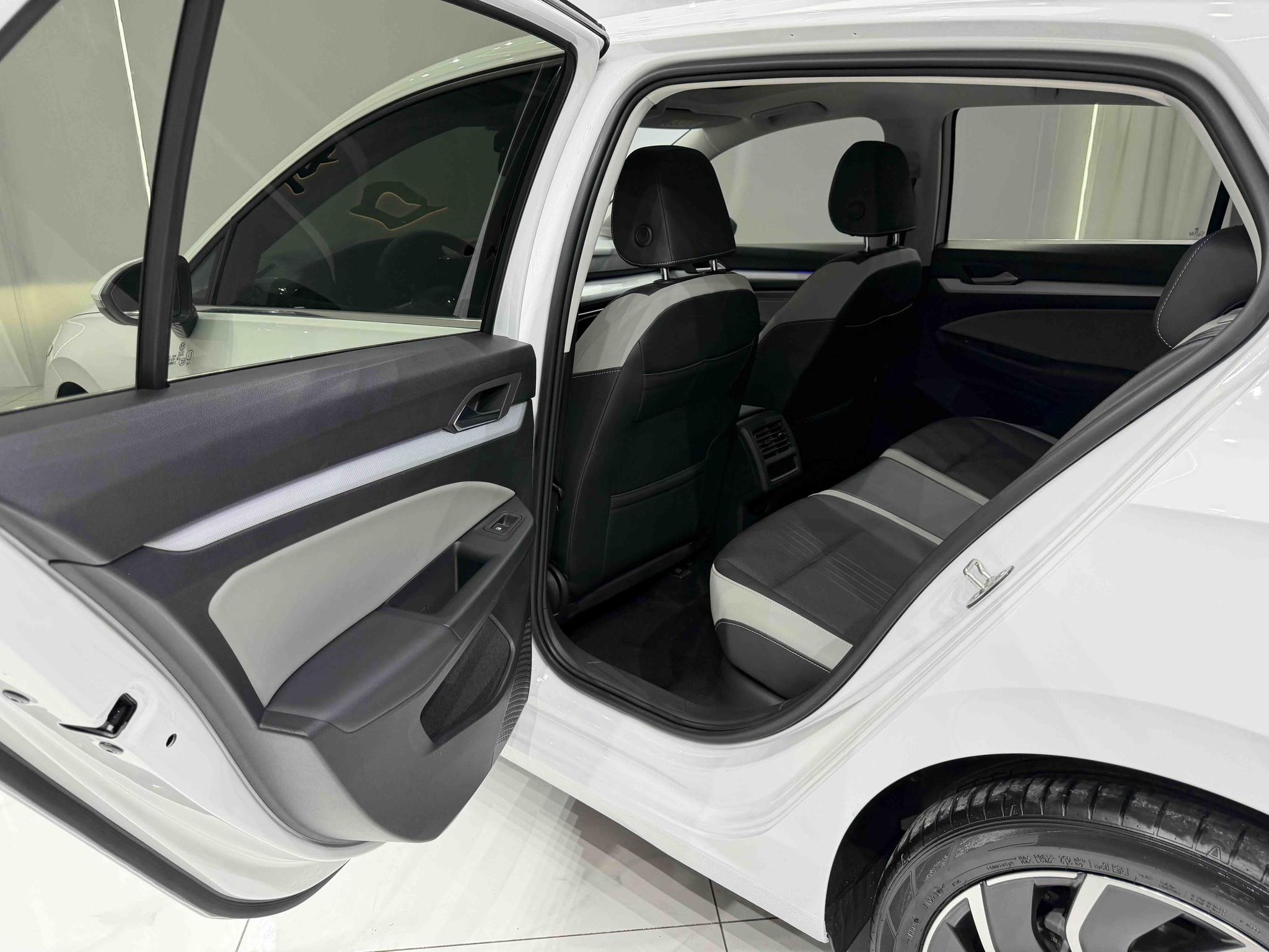 Volkswagen Golf 2021, фото 17