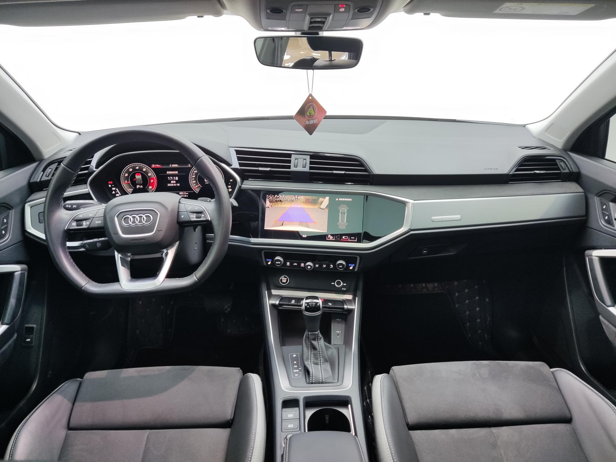 Audi Q3 2023, фото 16