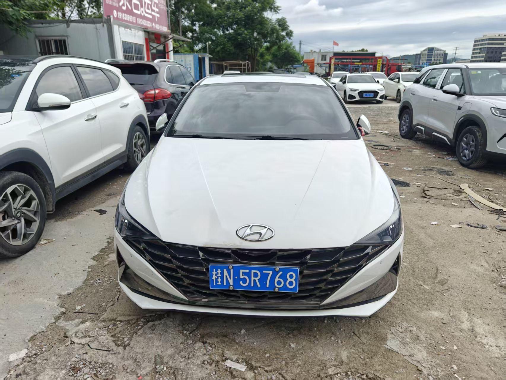 Hyundai Elantra 2023, фото 4