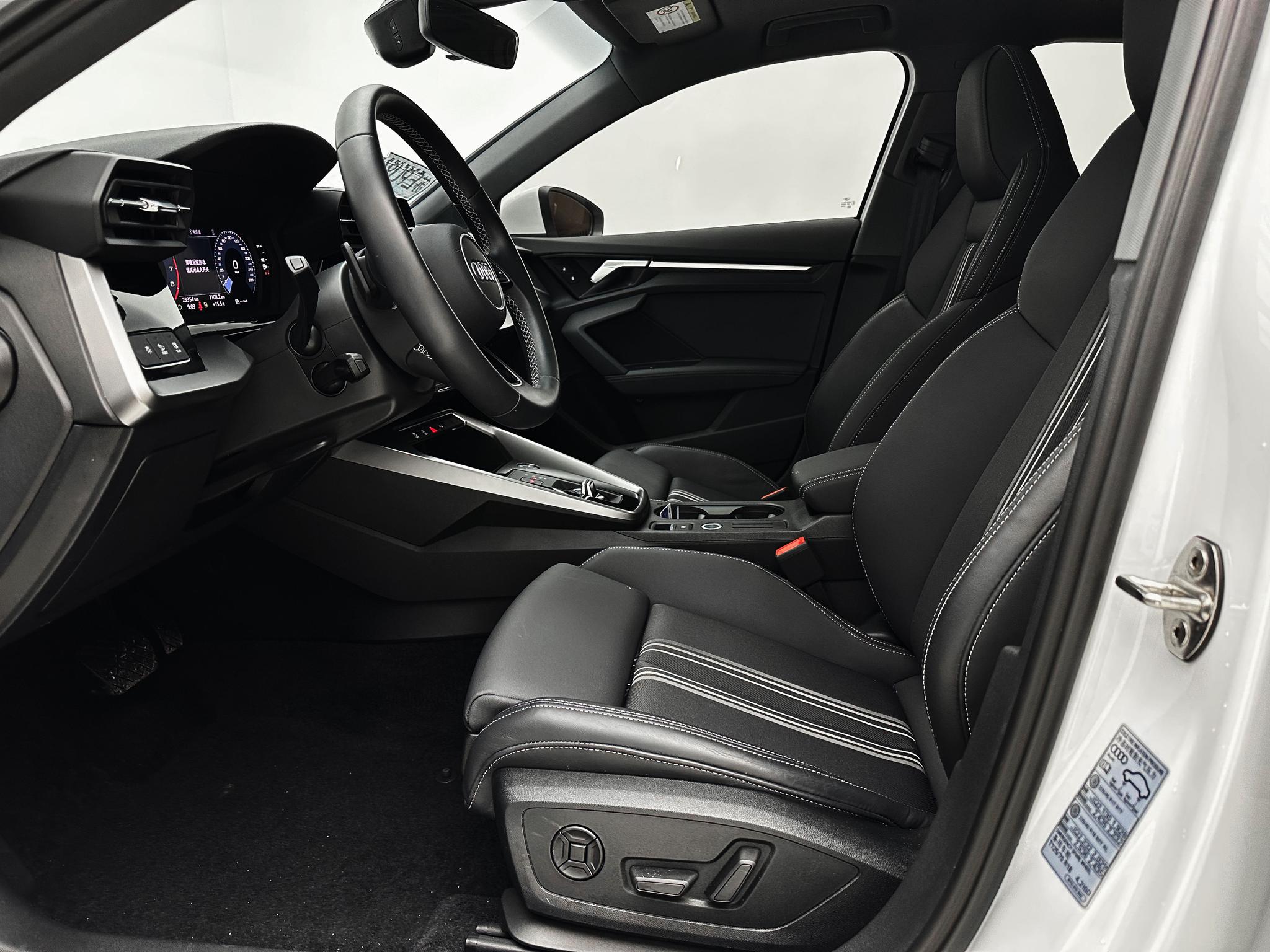 Audi A3 2023, фото 14
