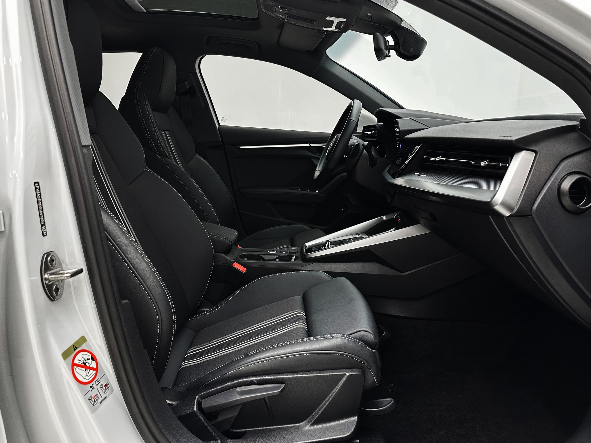 Audi A3 2023, фото 16