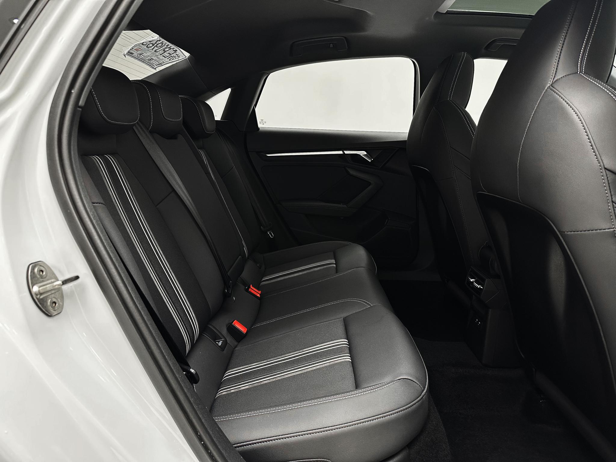 Audi A3 2023, фото 17