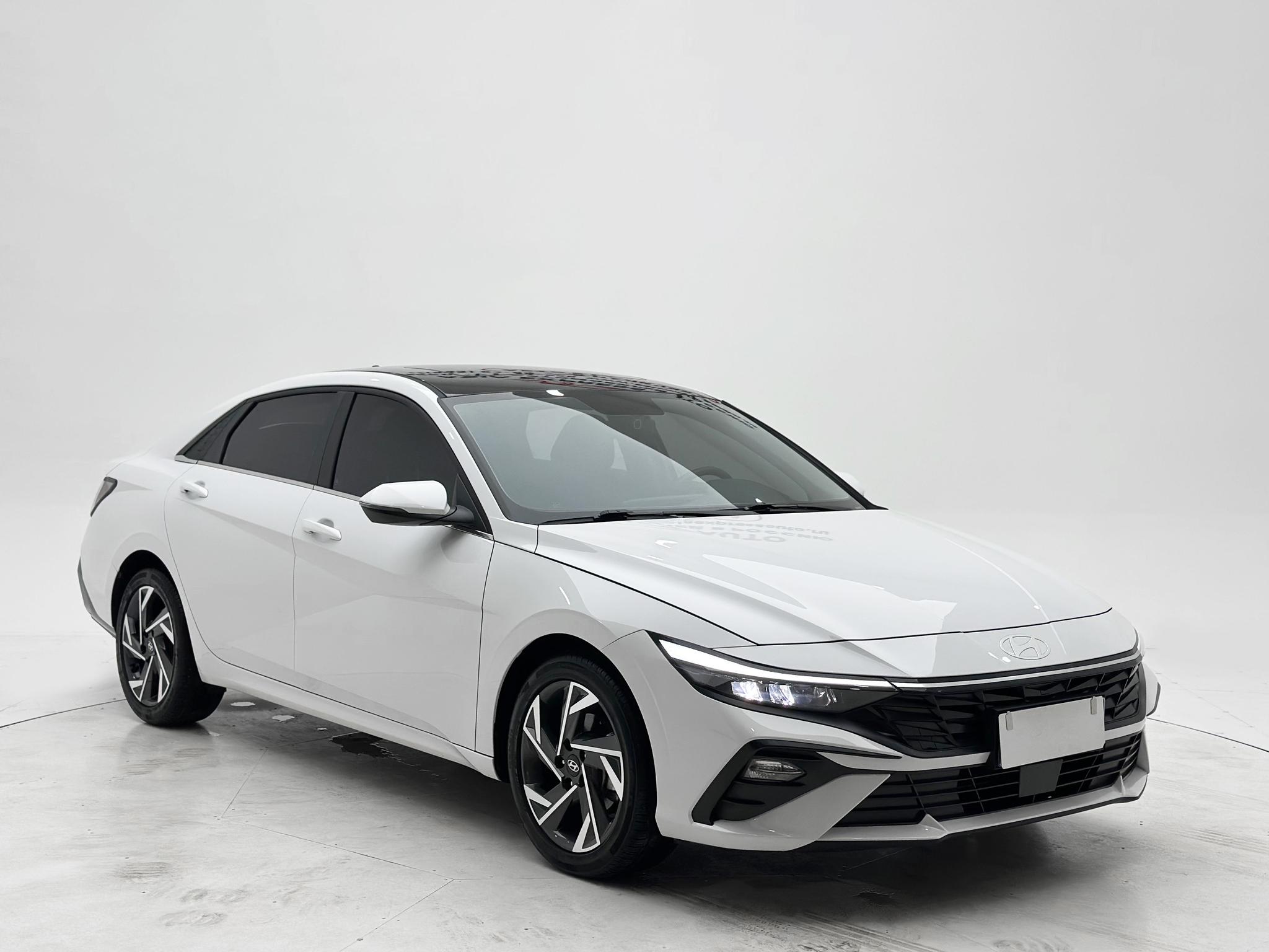 Hyundai Elantra 2023, фото 3