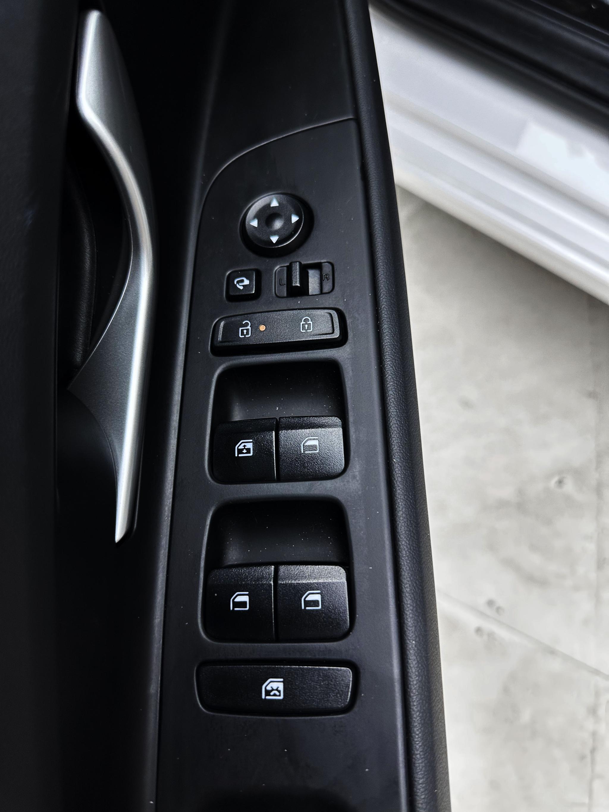 Hyundai Elantra 2023, фото 14