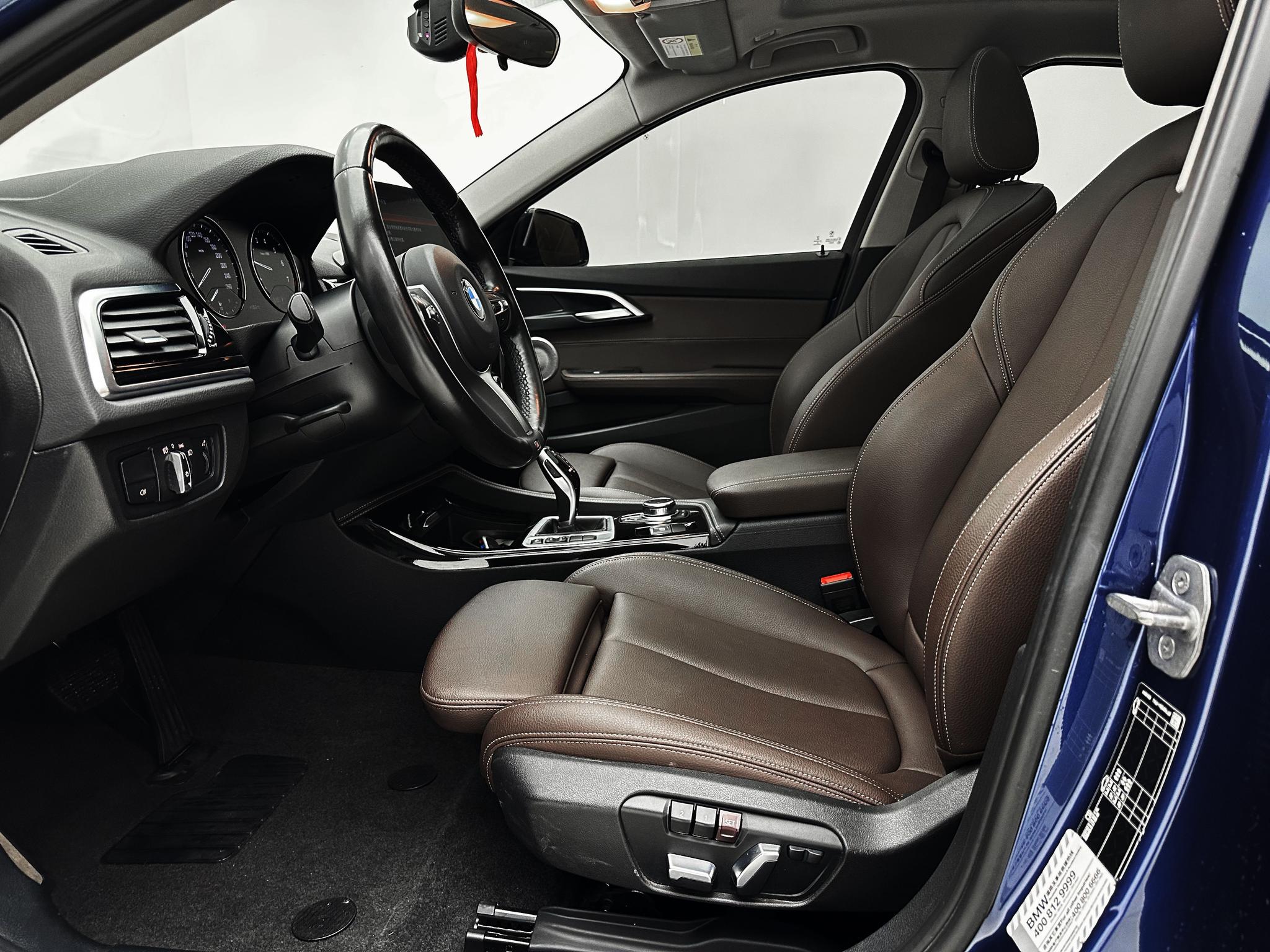 BMW 1 Series 2021, фото 15