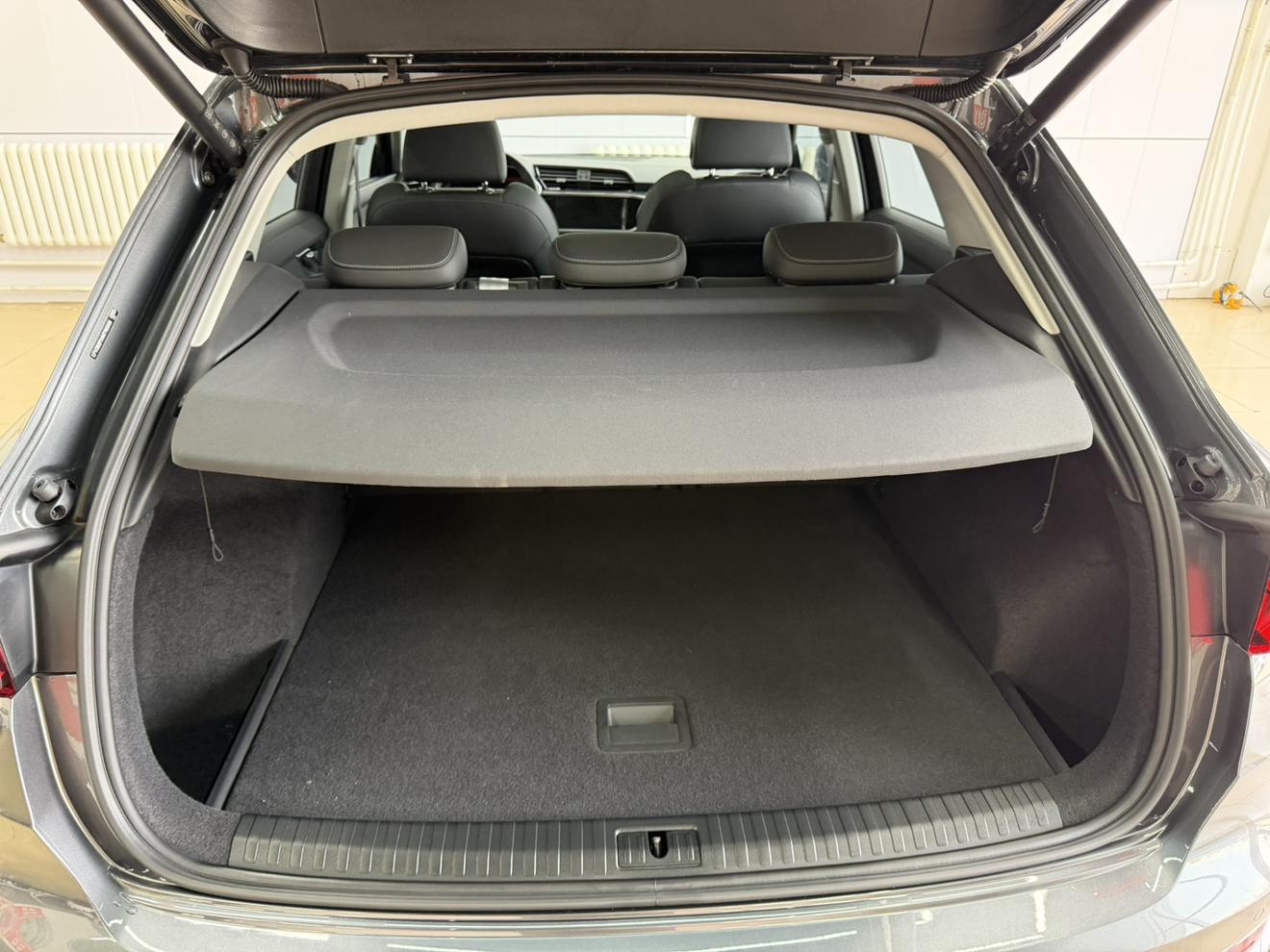 Audi Q3 2023, фото 17