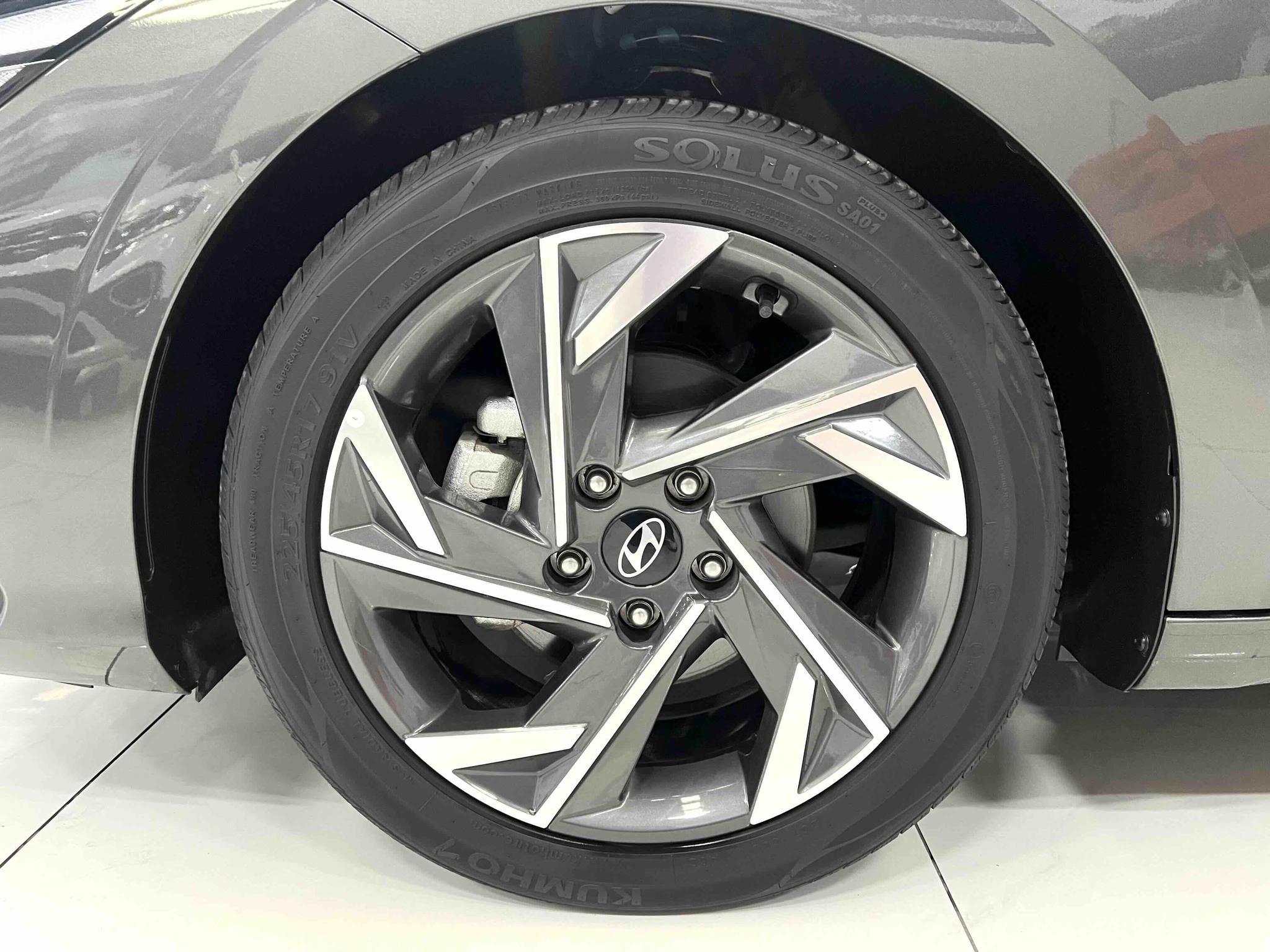 Hyundai Elantra 2023, фото 16