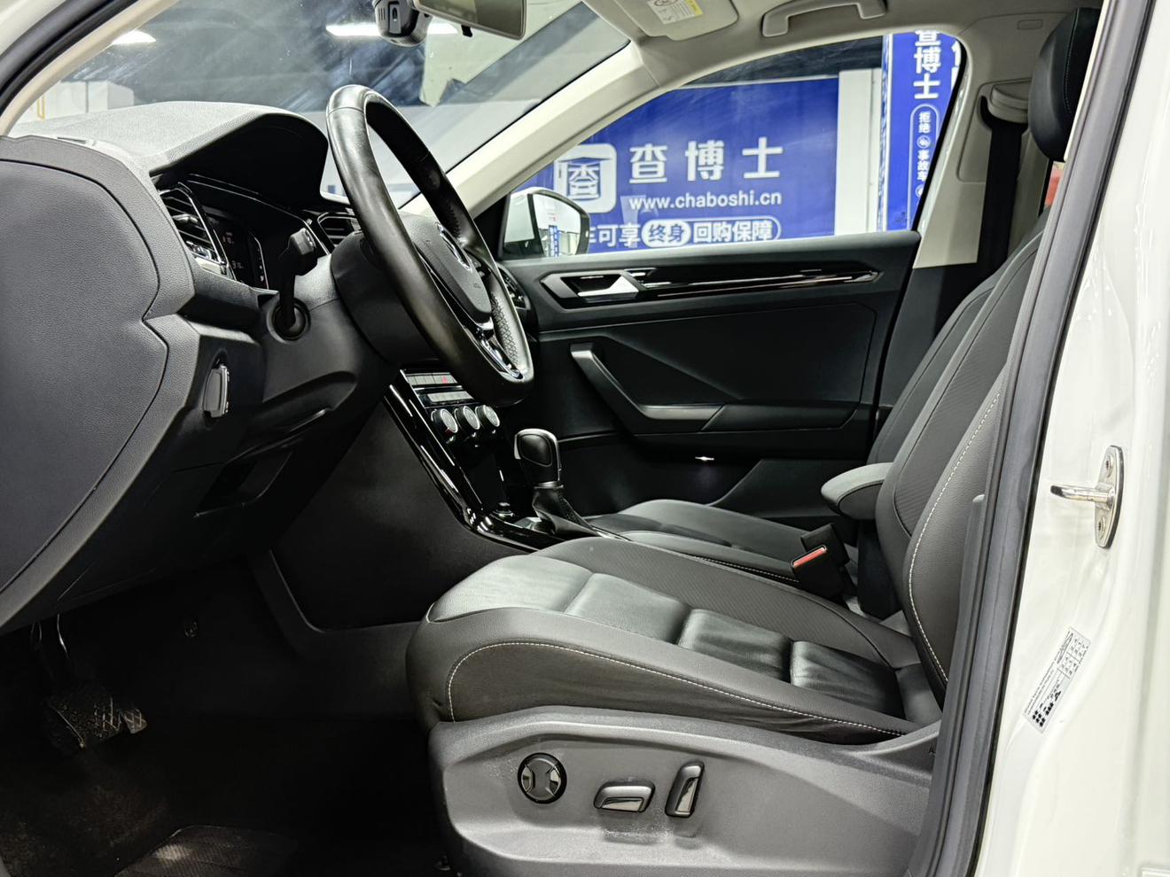 Volkswagen T-Roc 2022, фото 16