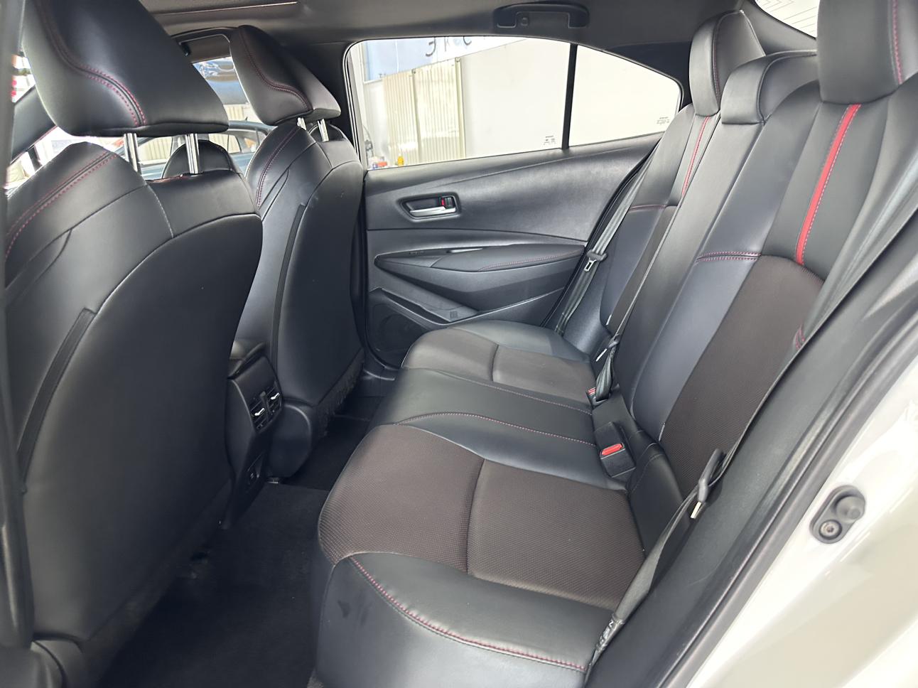 Toyota Corolla 2023, фото 17