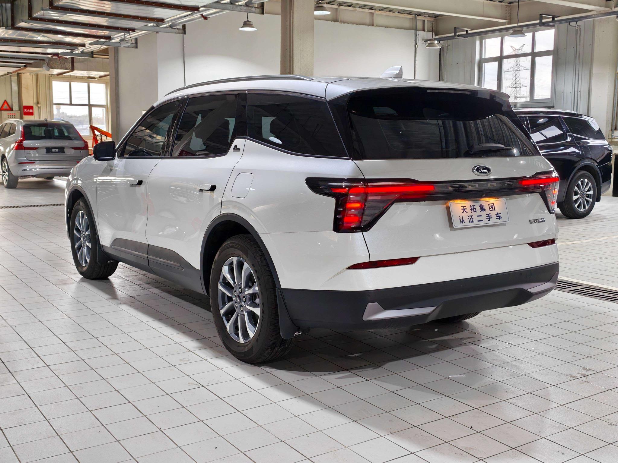 Ford Edge 2025, фото 4