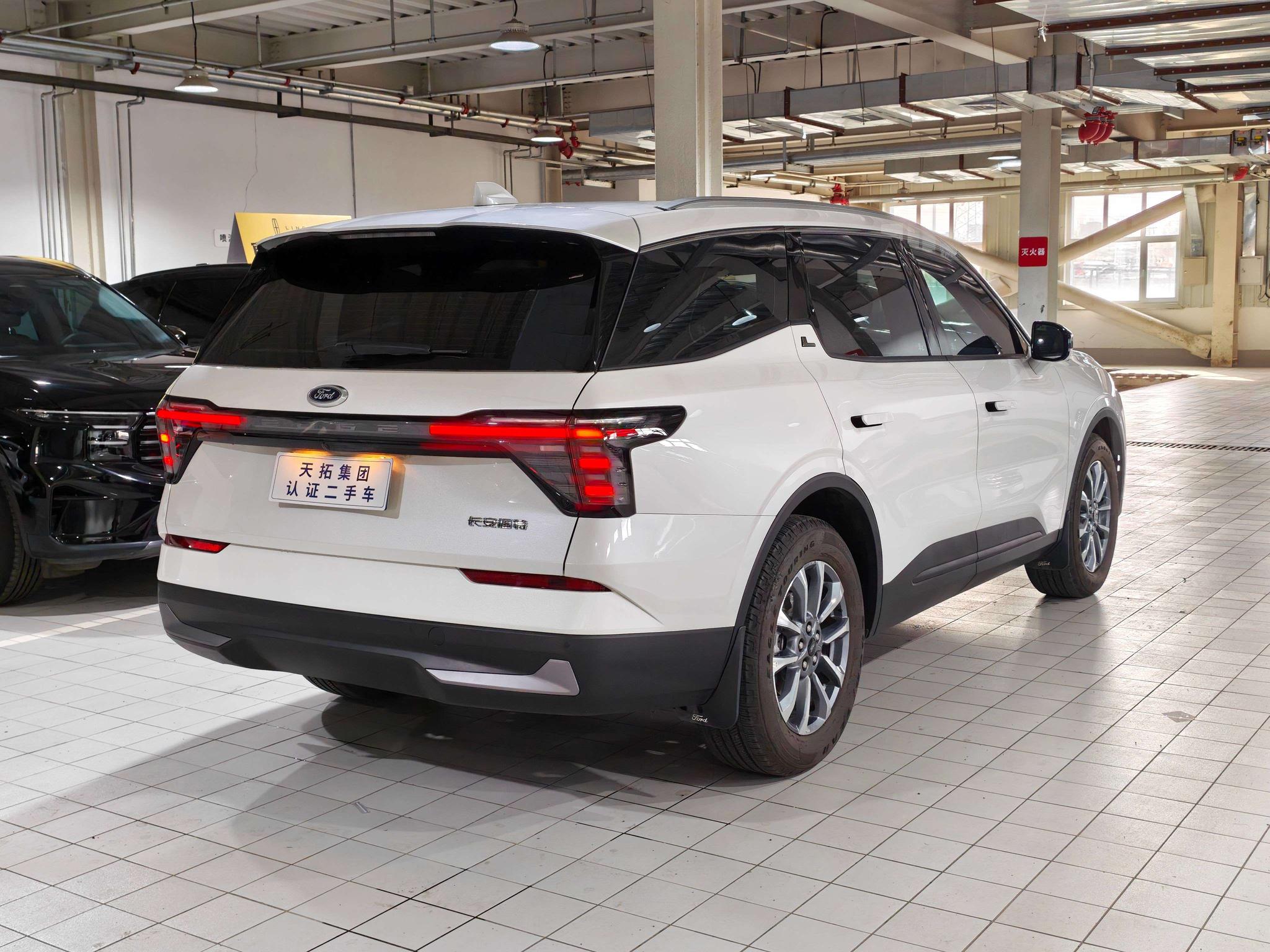 Ford Edge 2025, фото 6