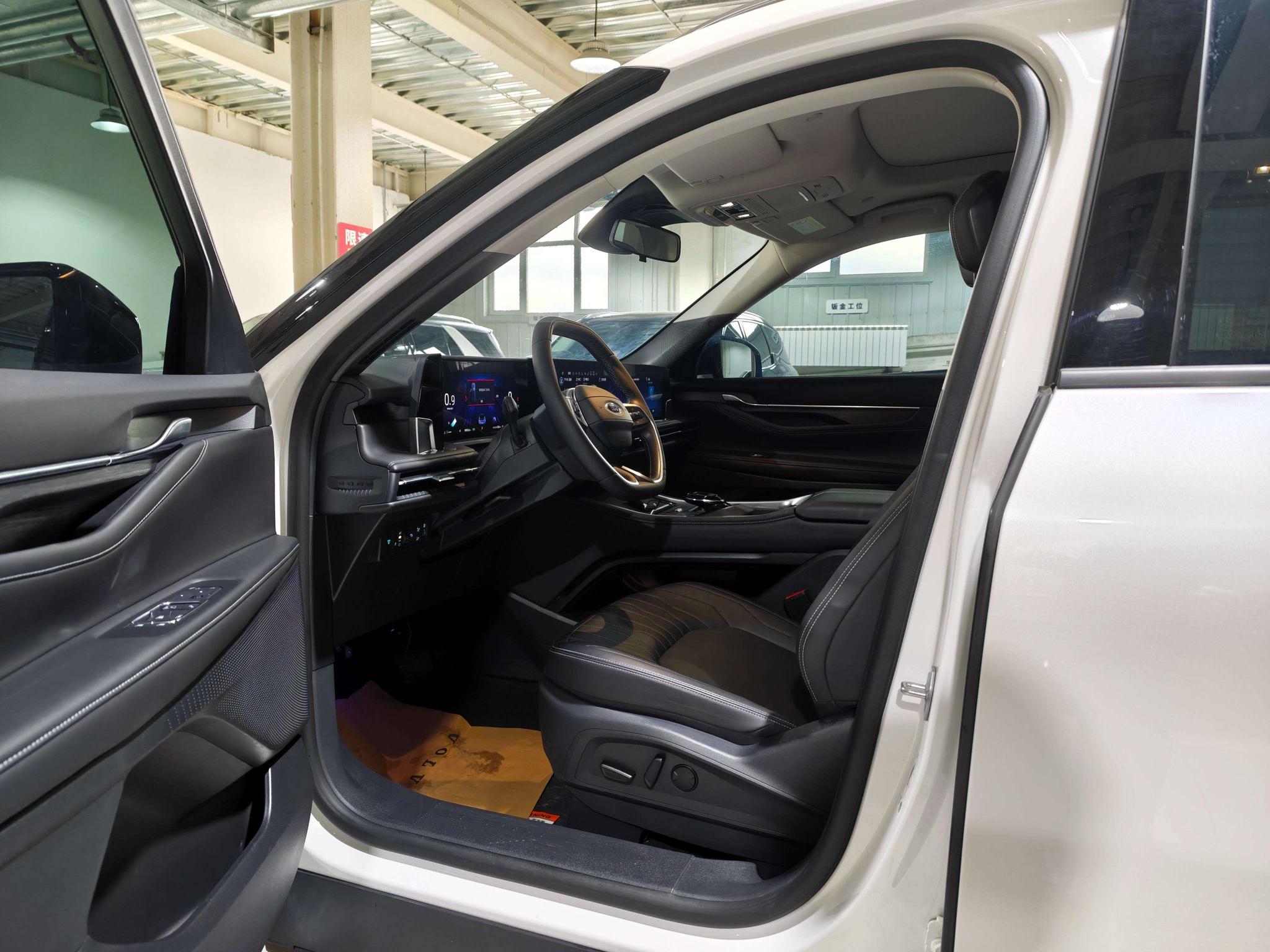Ford Edge 2025, фото 7