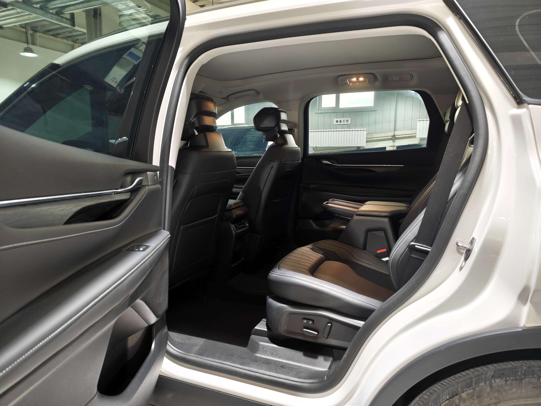 Ford Edge 2025, фото 8