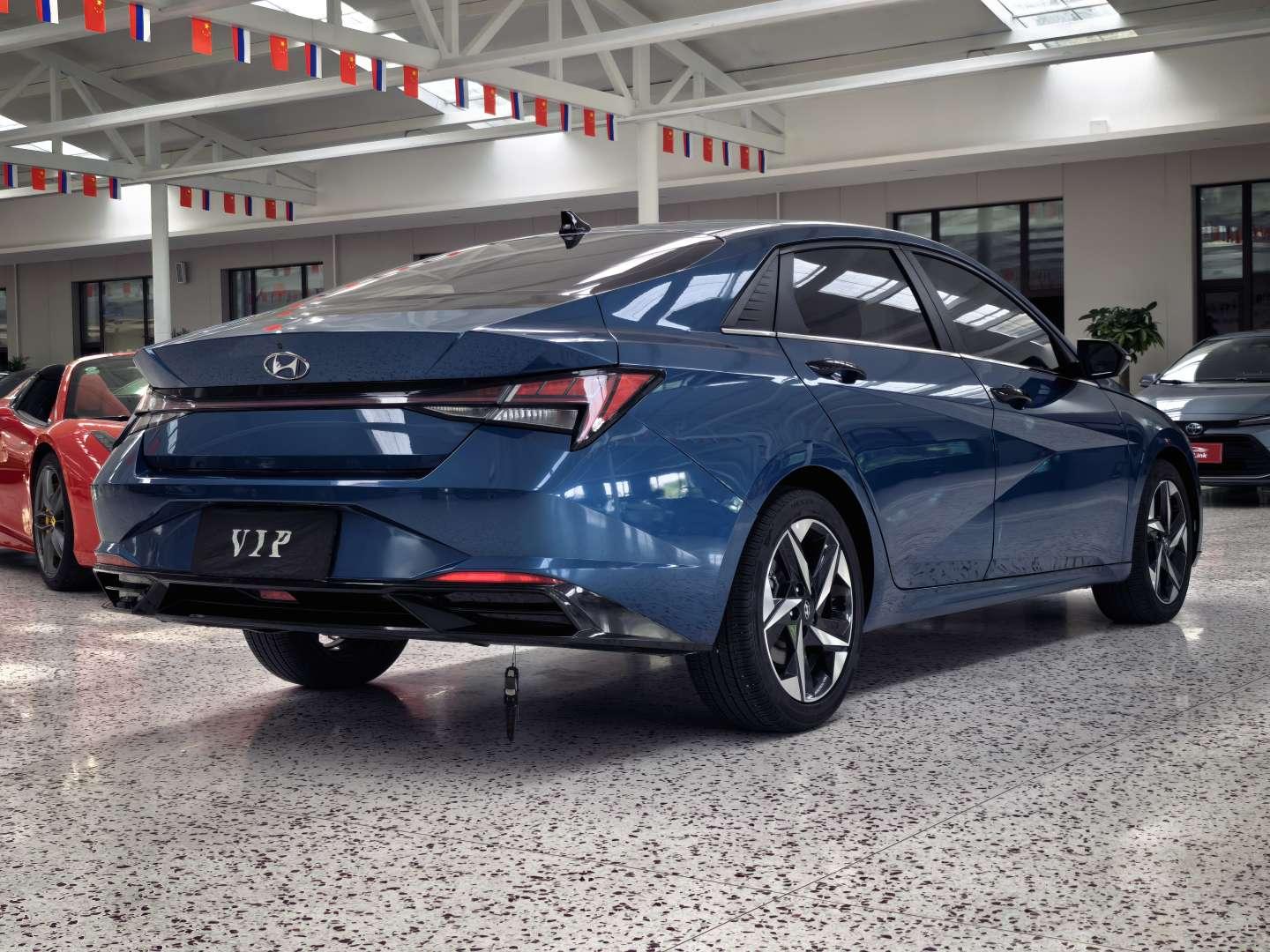 Hyundai Elantra 2022, фото 4