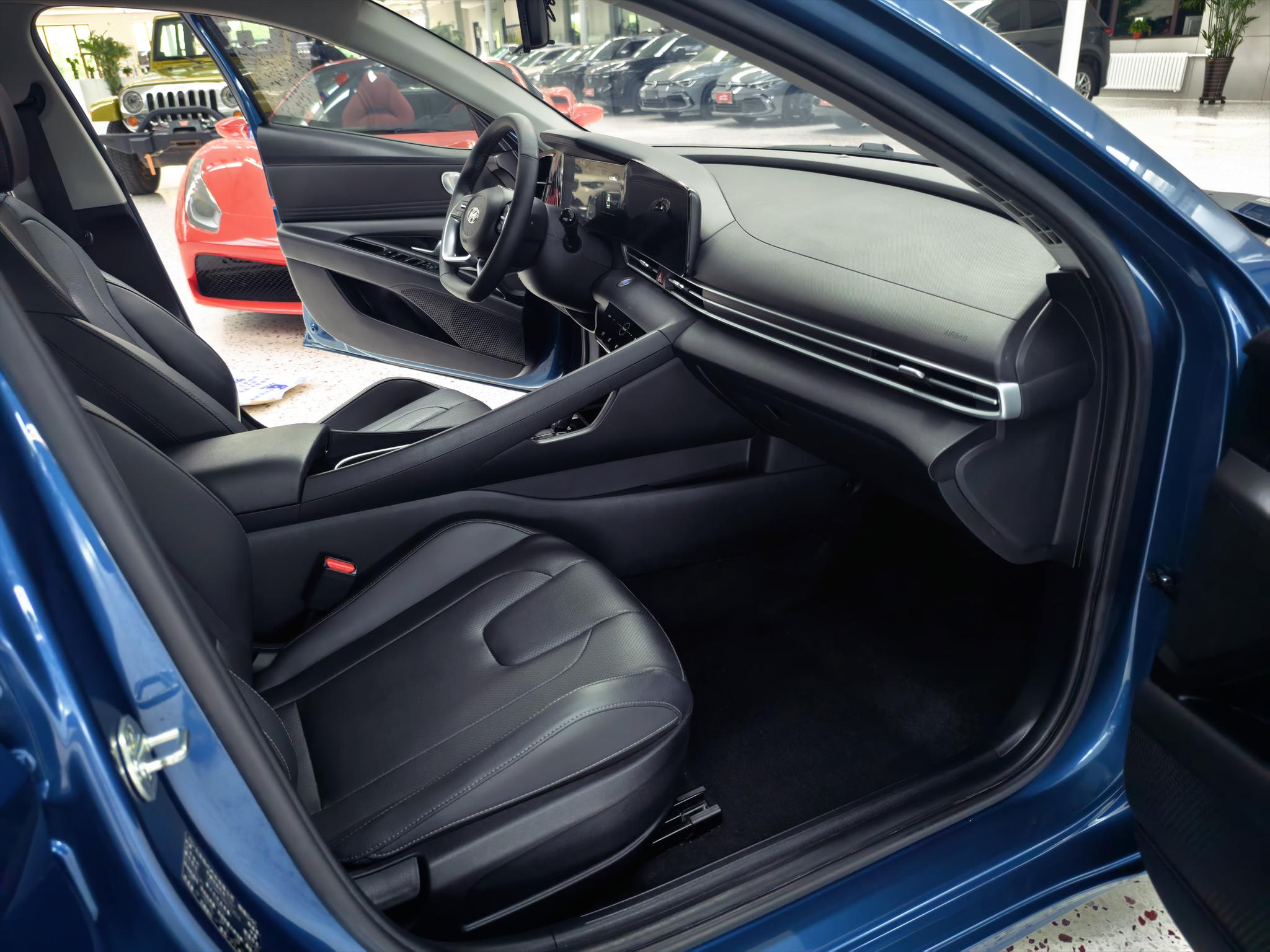 Hyundai Elantra 2022, фото 10