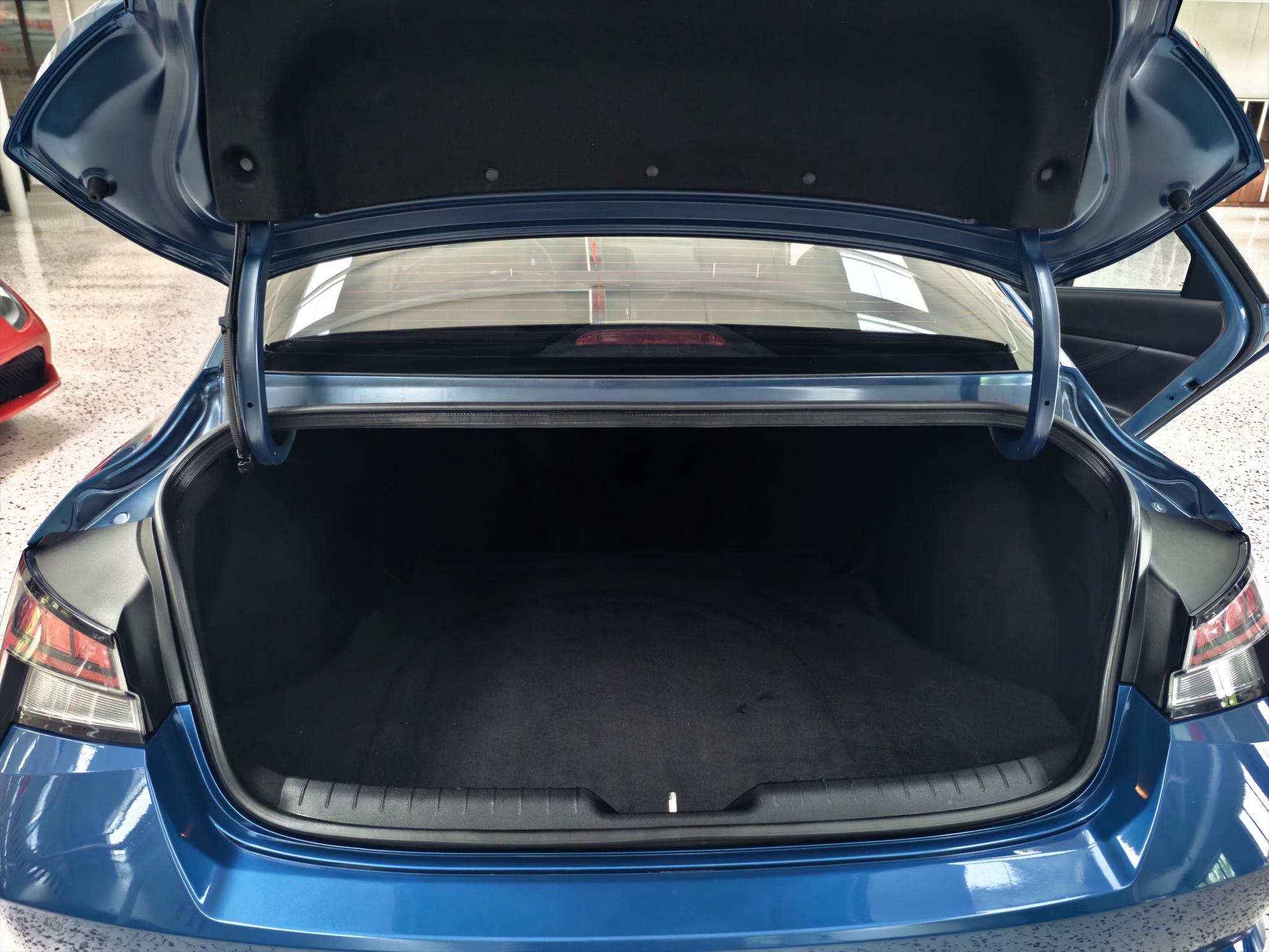 Hyundai Elantra 2022, фото 17