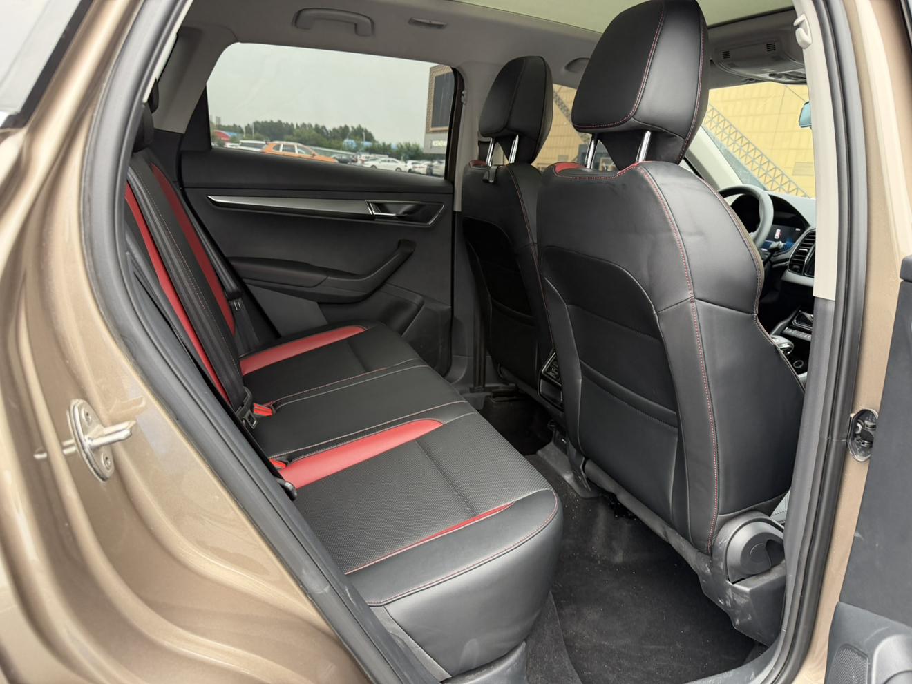 Skoda Karoq 2022, фото 16
