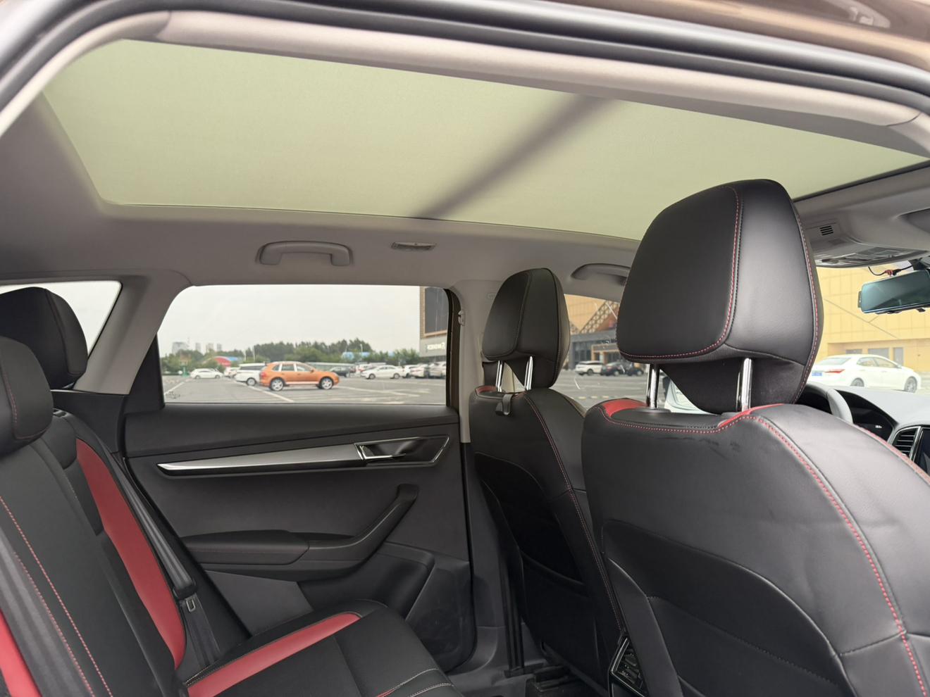 Skoda Karoq 2022, фото 17