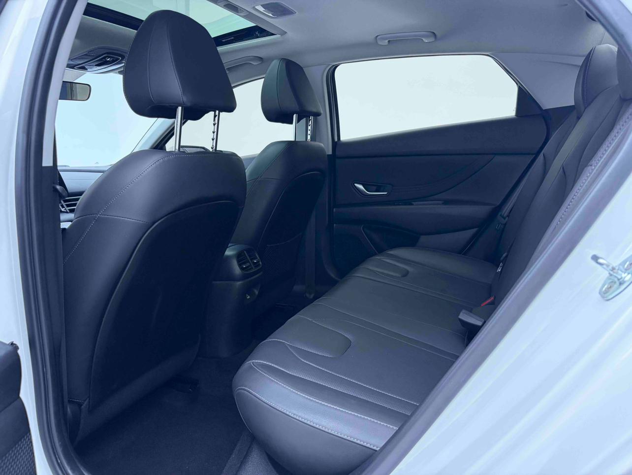 Hyundai Elantra 2022, фото 8