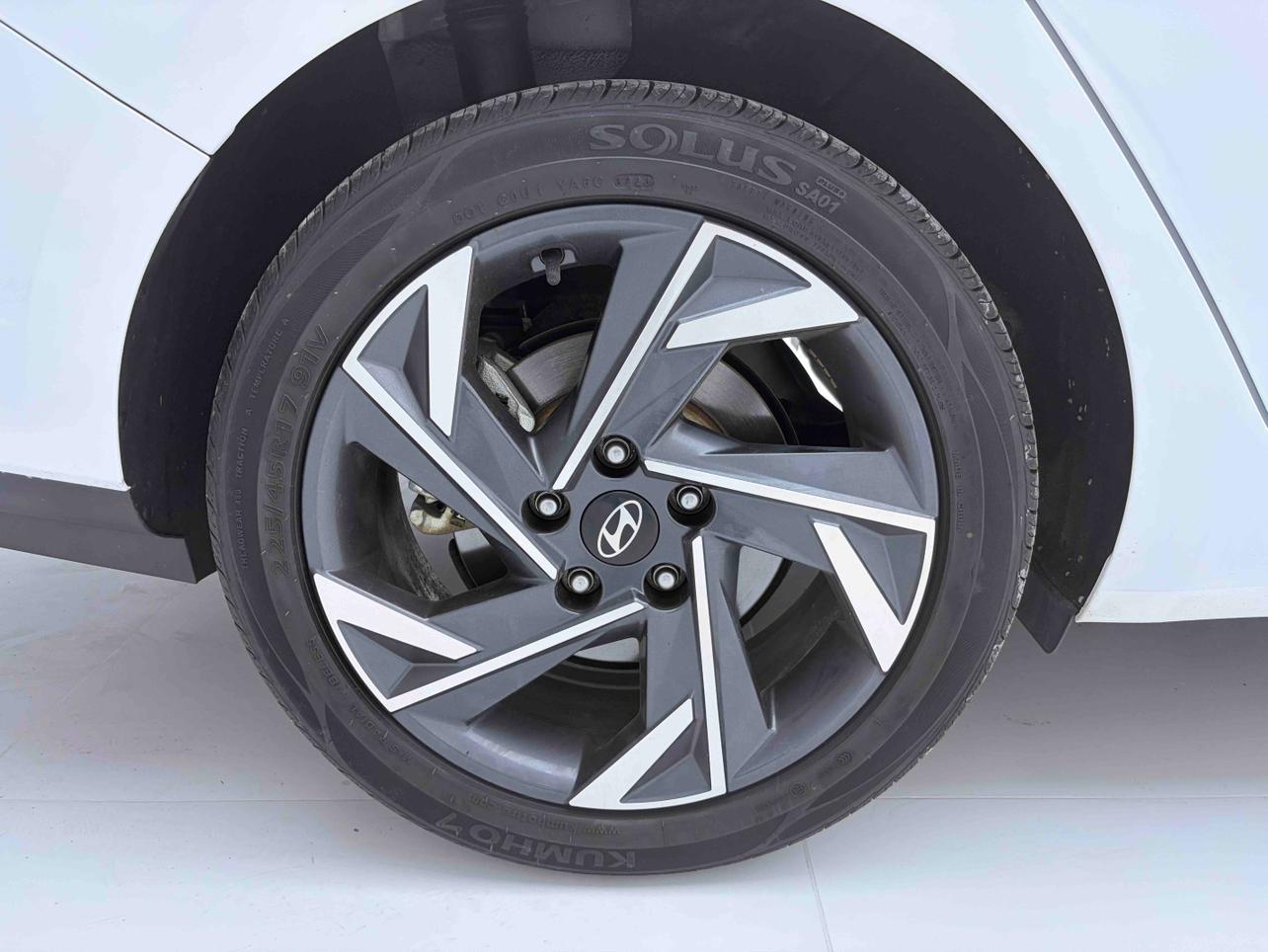 Hyundai Elantra 2023, фото 15