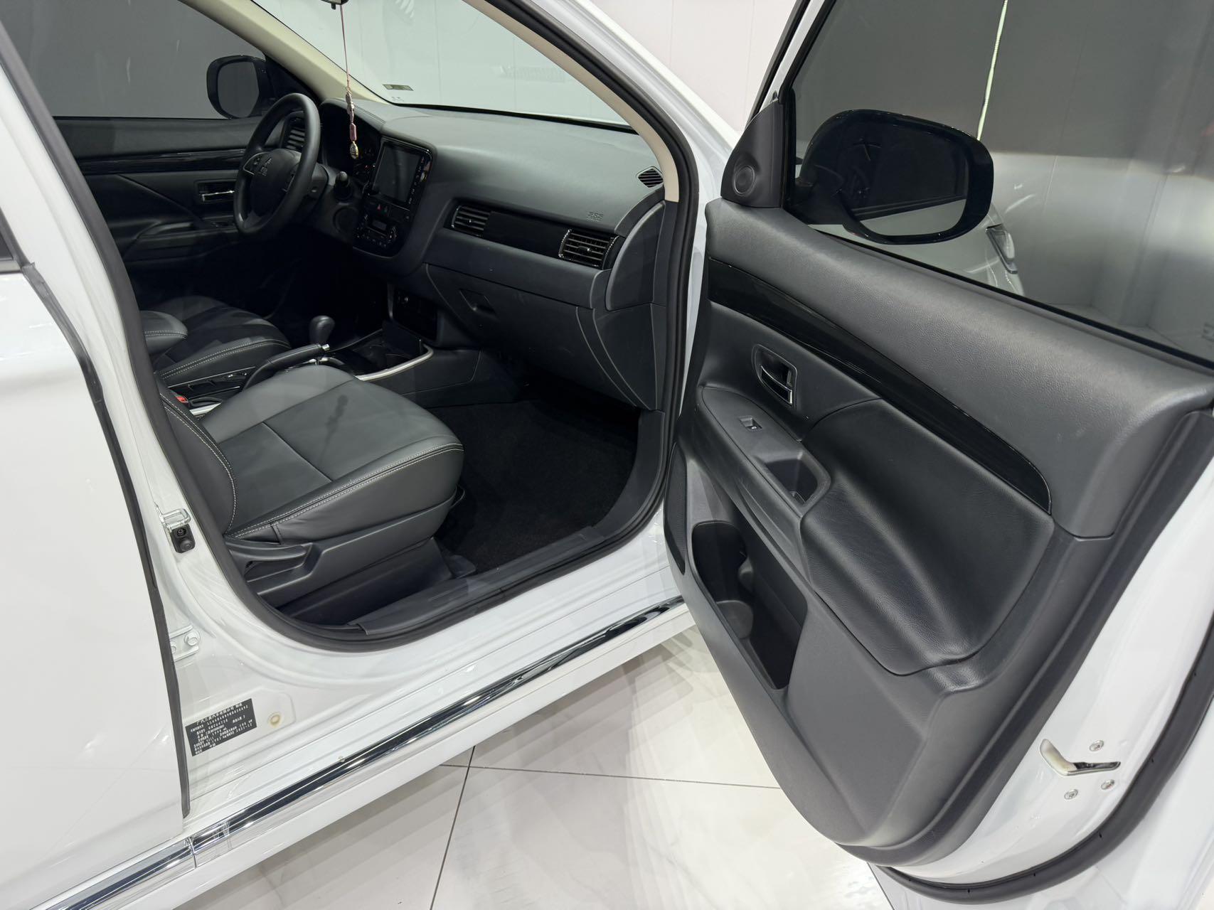 Mitsubishi Outlander 2021, фото 16