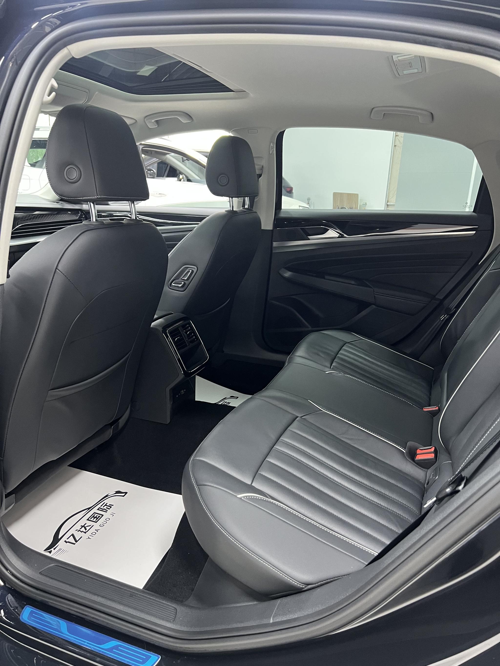 Volkswagen Passat 2022, фото 17