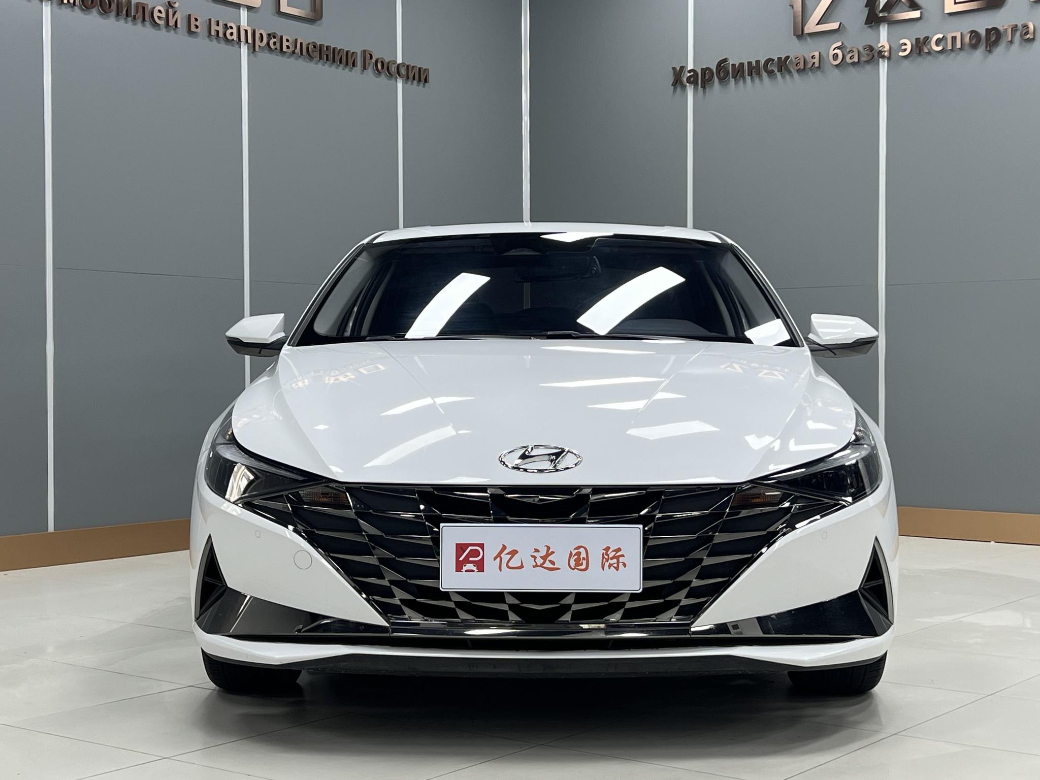 Hyundai Elantra 2022, фото 2