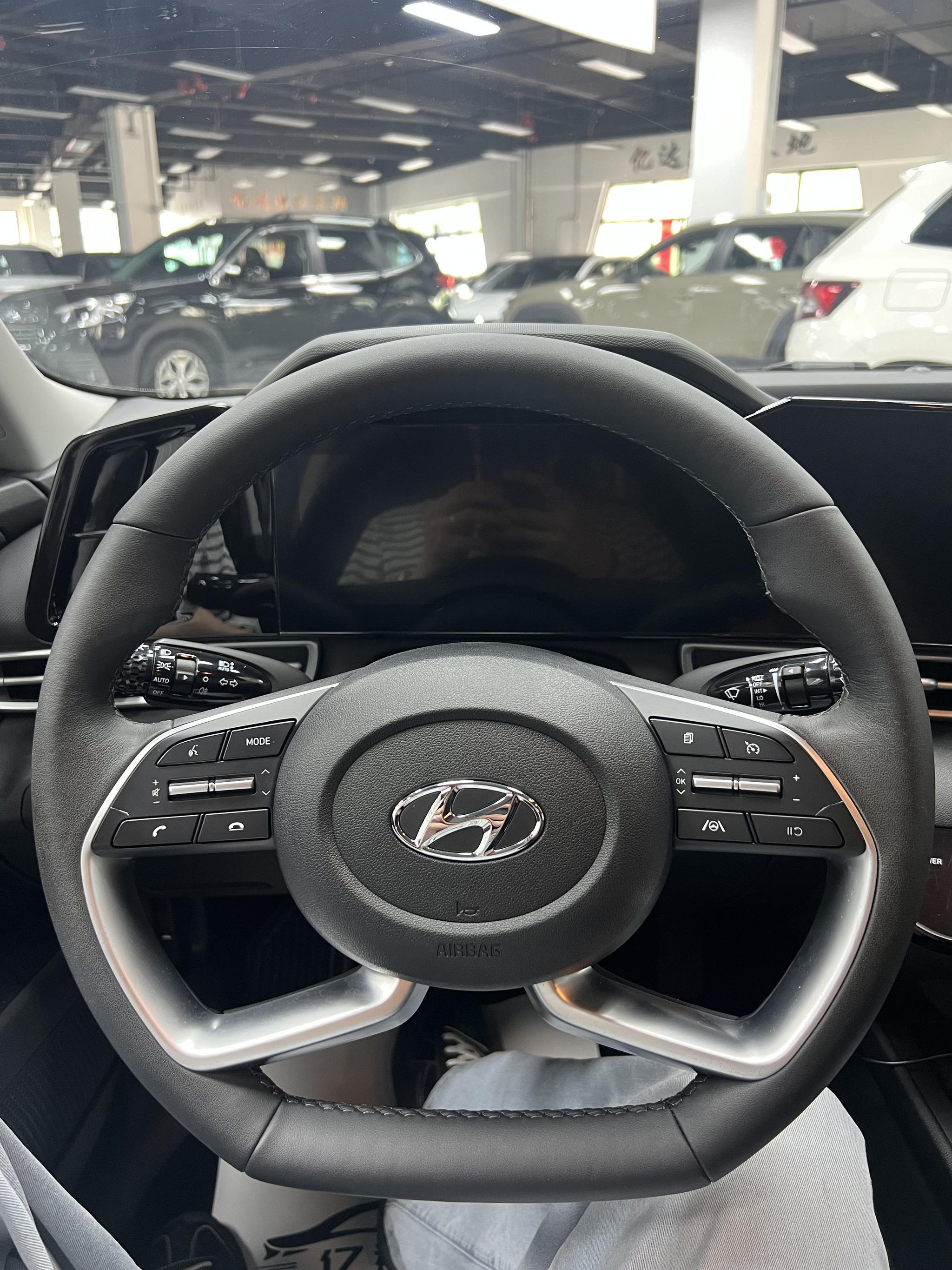 Hyundai Elantra 2022, фото 10