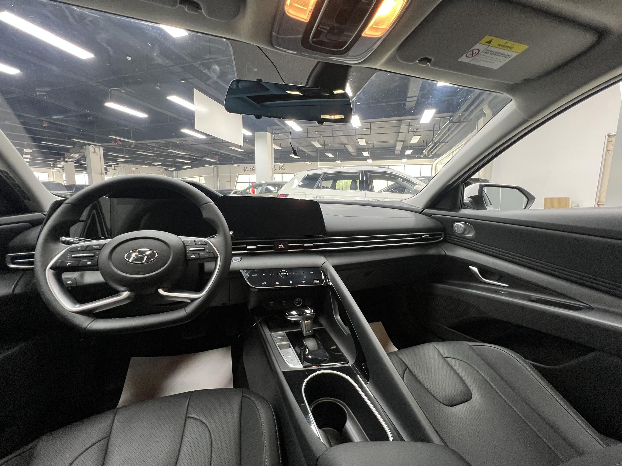 Hyundai Elantra 2022, фото 12
