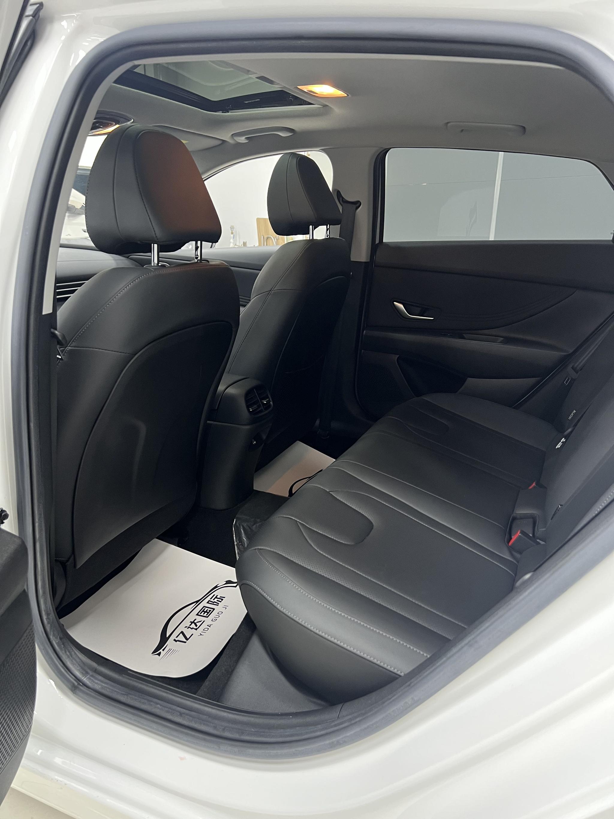 Hyundai Elantra 2022, фото 17