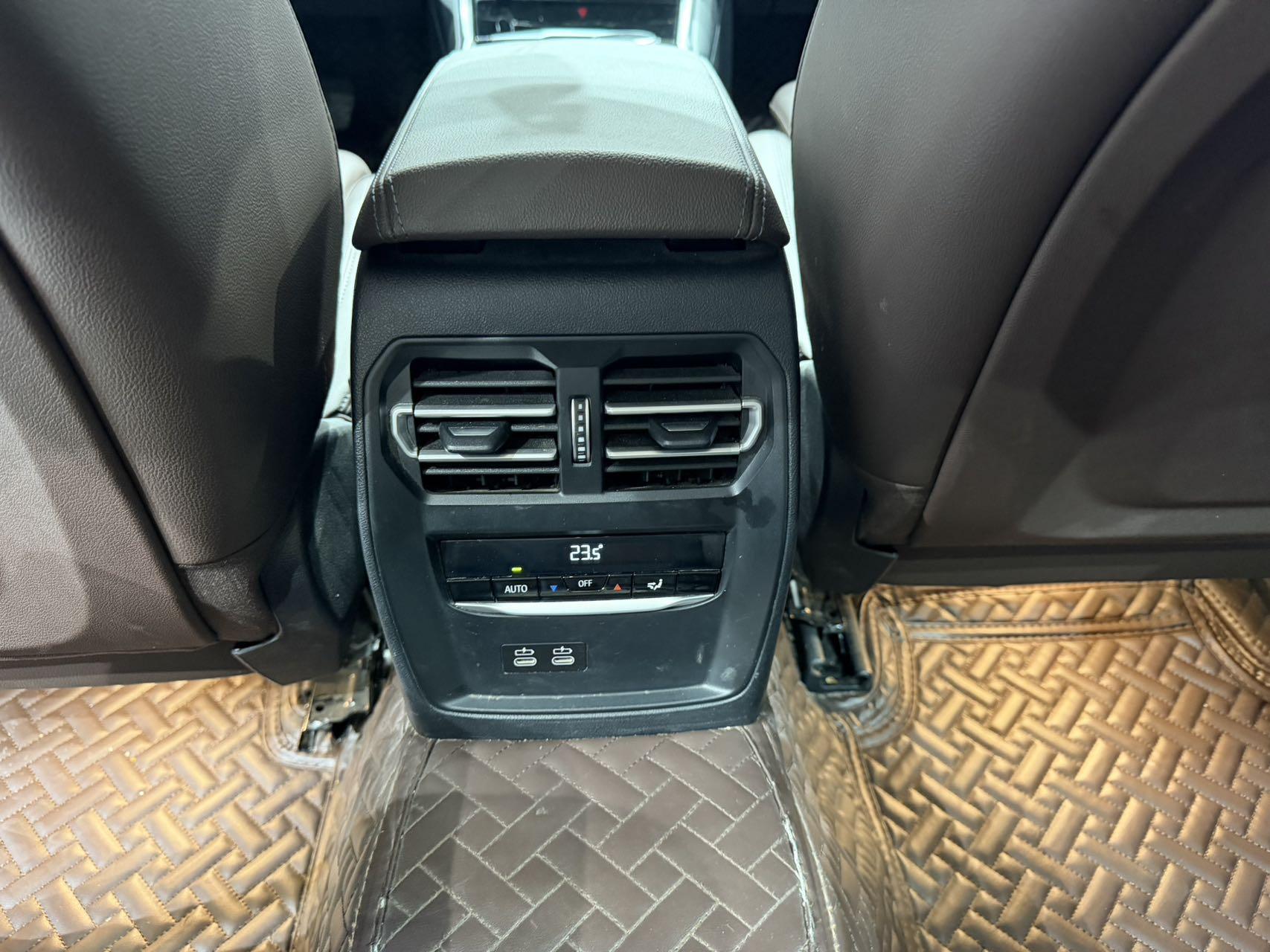 BMW 3 2023, фото 15