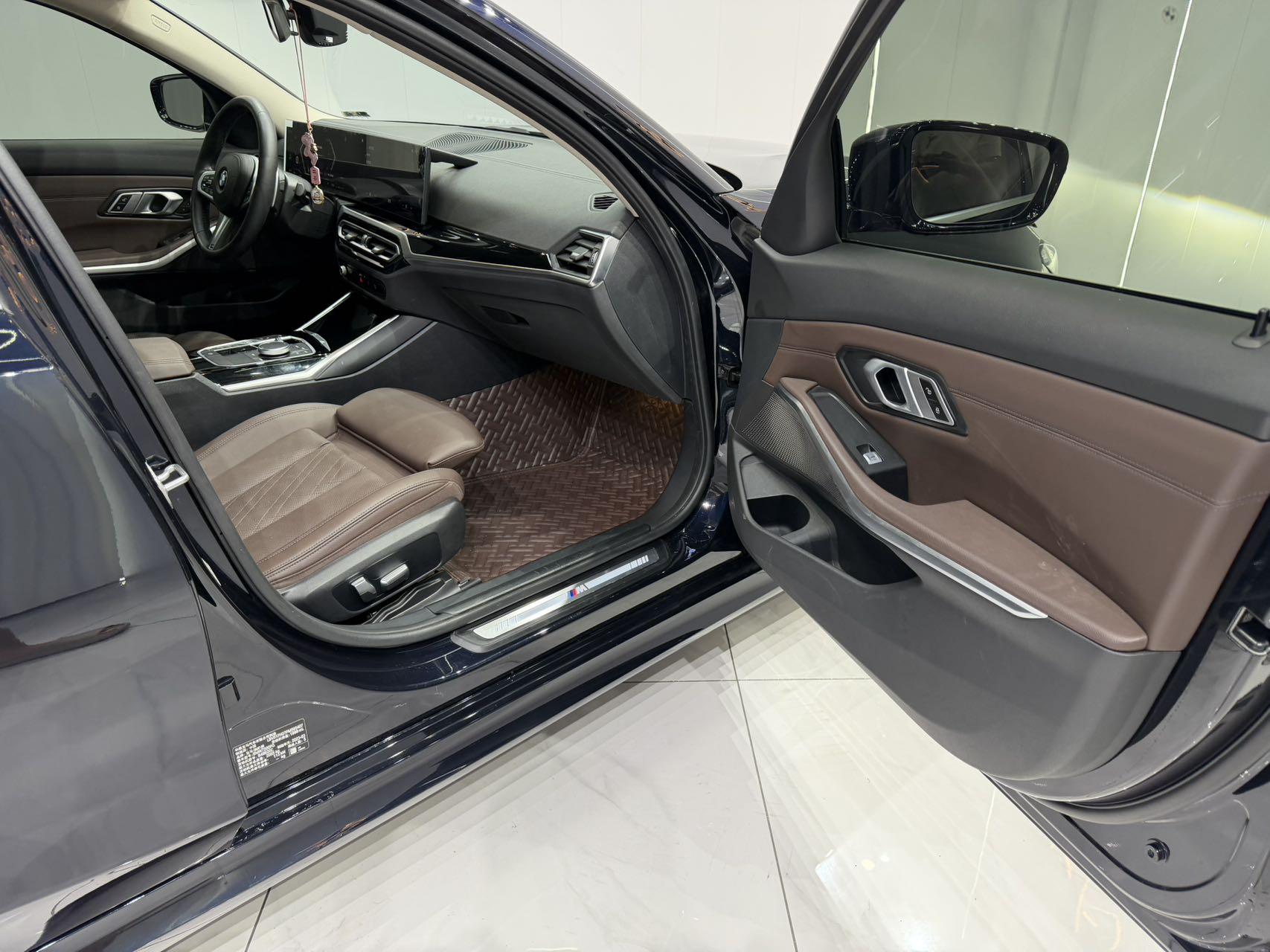 BMW 3 2023, фото 16