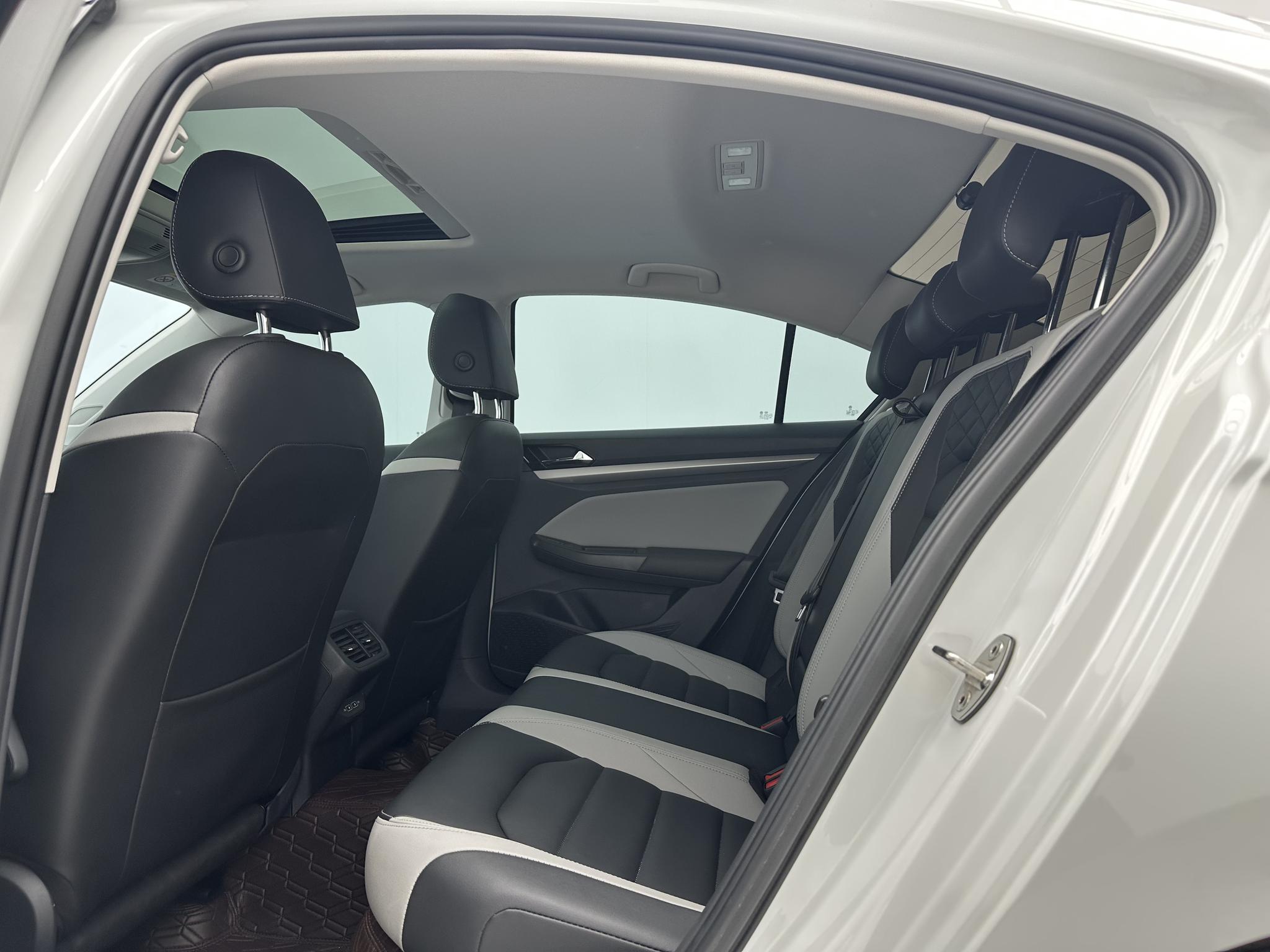 Volkswagen Bora 2023, фото 6
