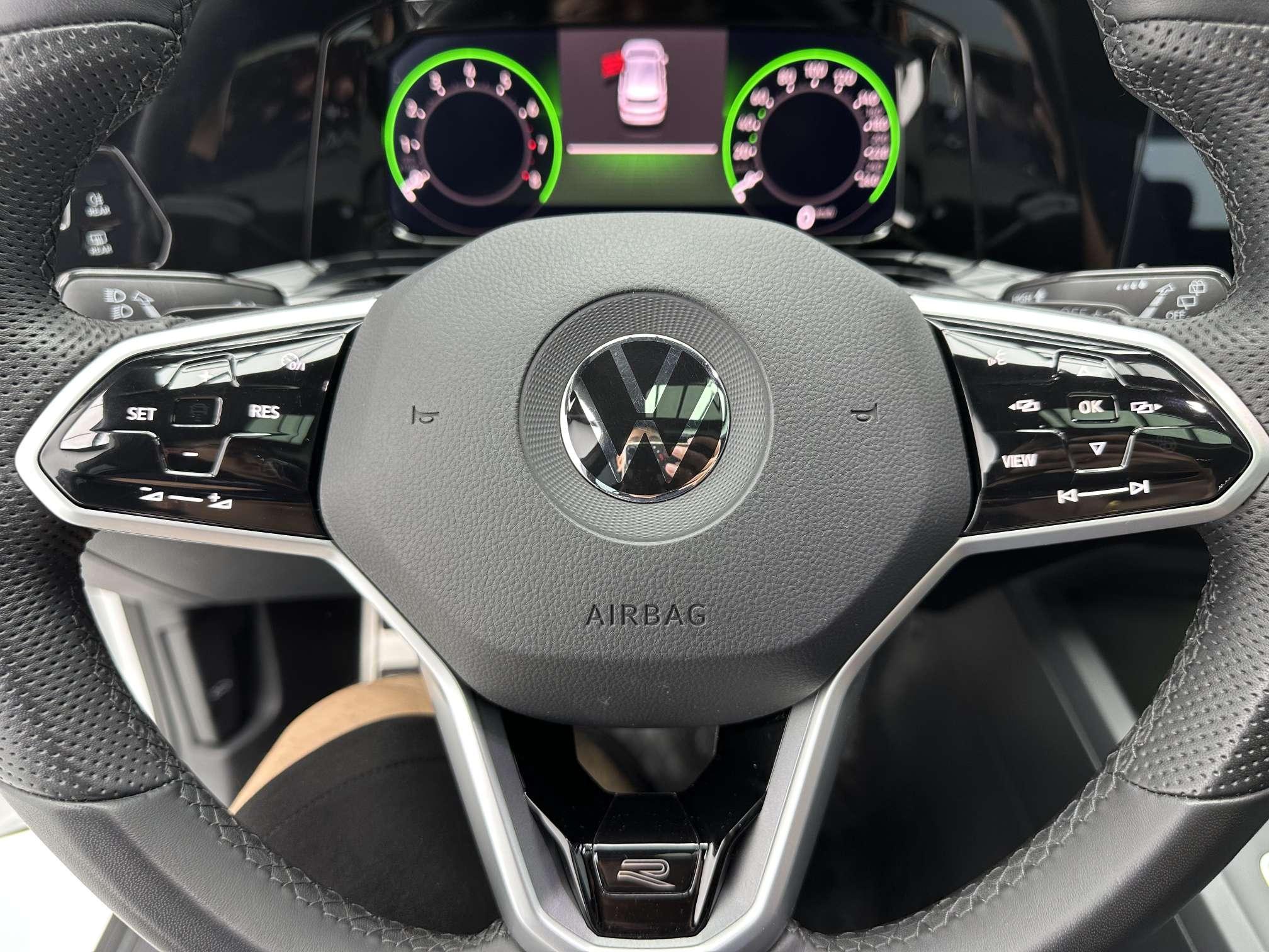 Volkswagen Golf 2023, фото 14