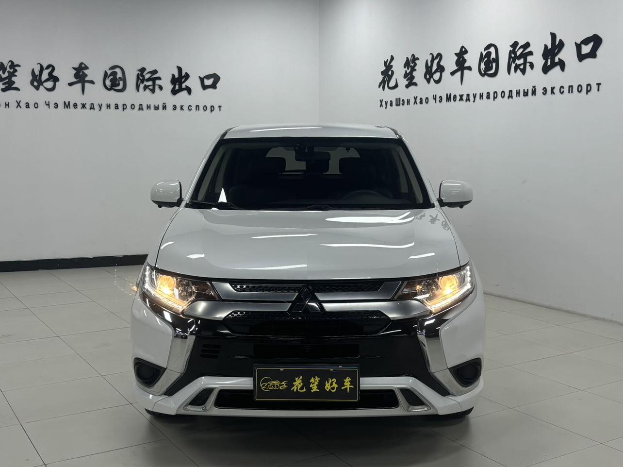 Mitsubishi Outlander 2021, фото 2