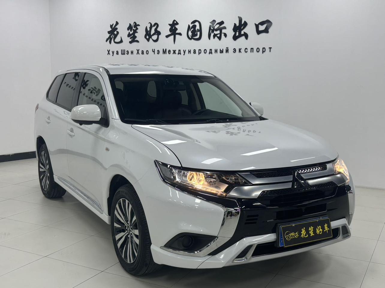 Mitsubishi Outlander 2021, фото 3