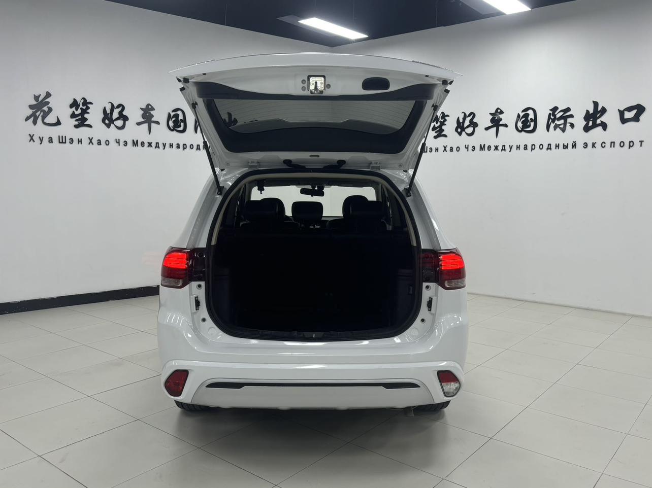 Mitsubishi Outlander 2021, фото 9