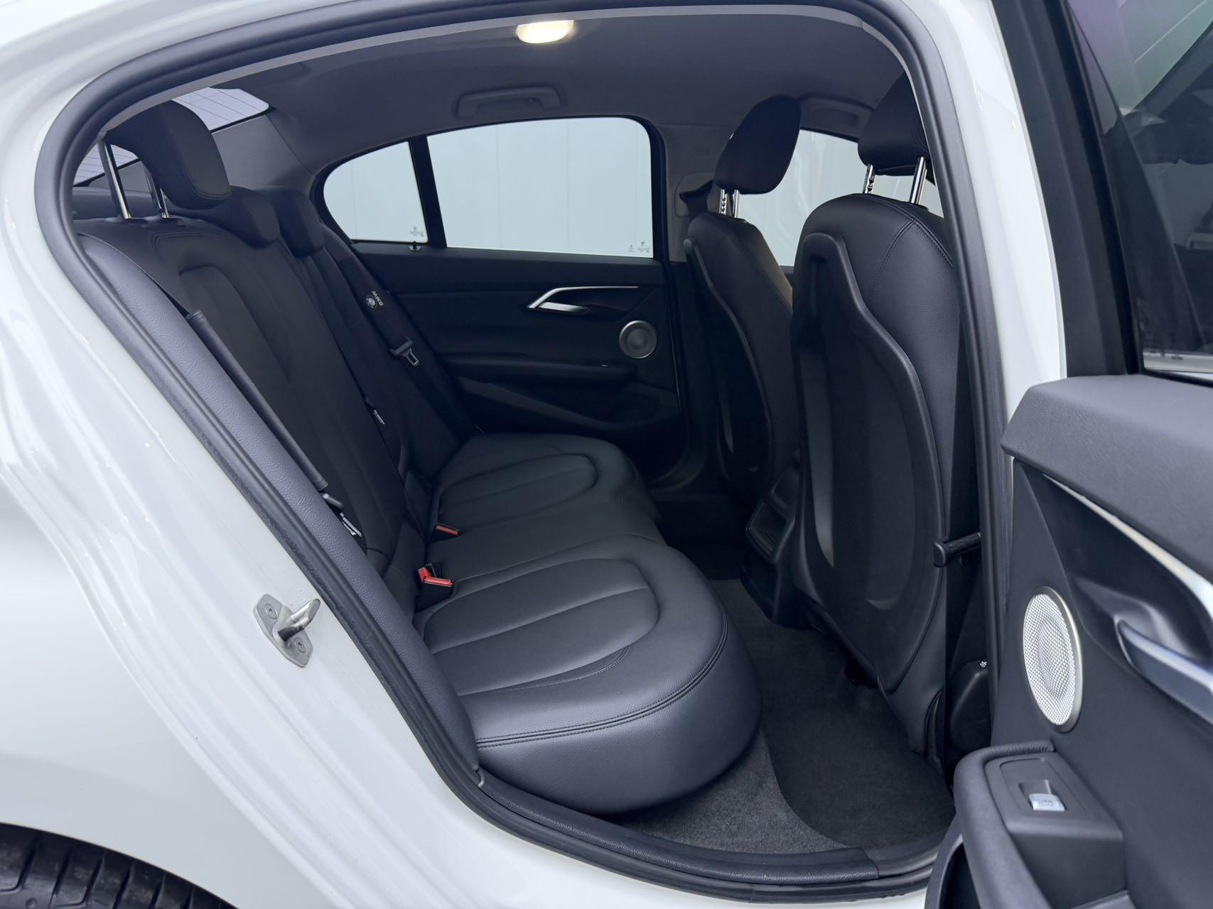 BMW 1 Series 2021, фото 10