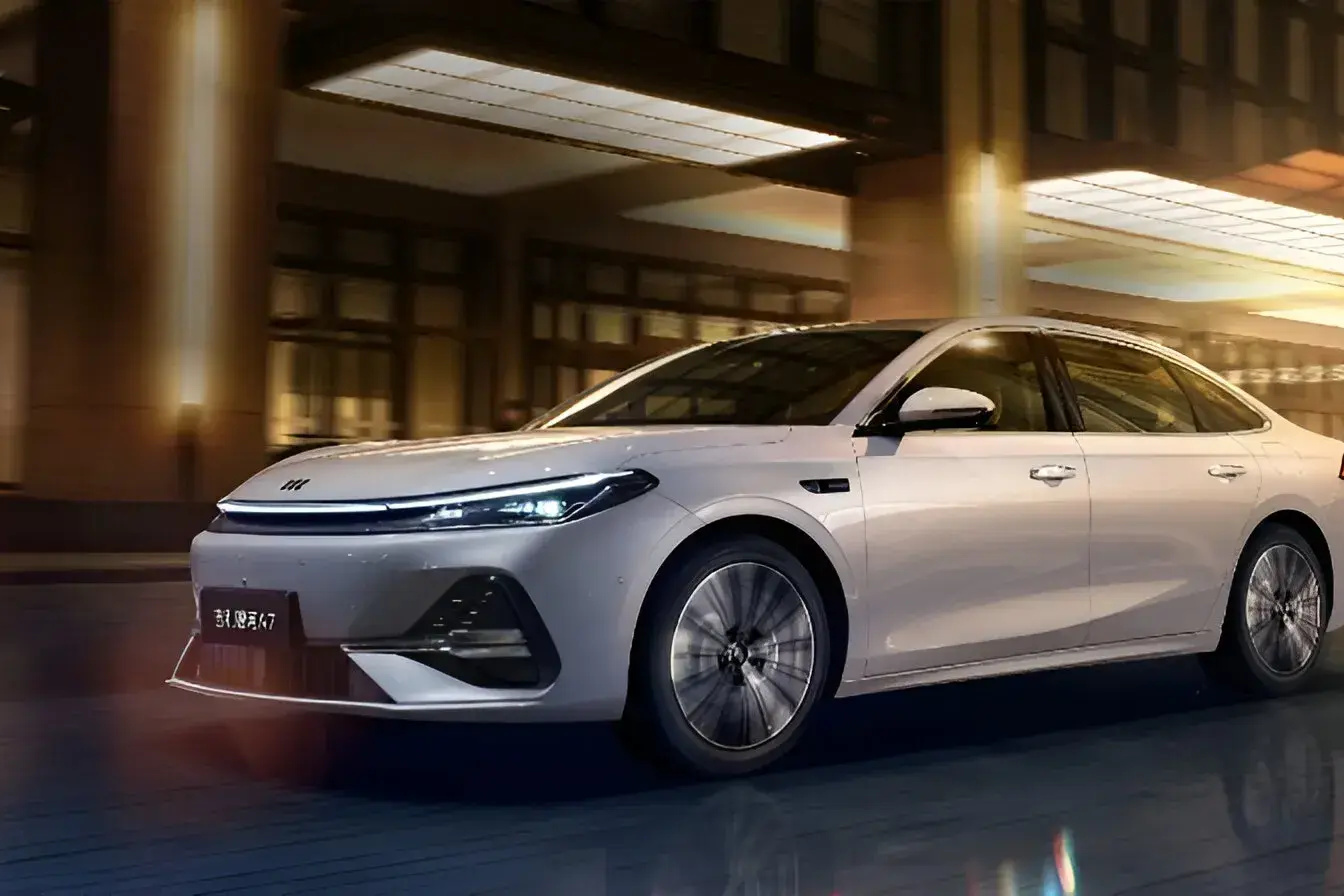 Geely Galaxy A7 установил рекорд по дальности пробега без подзарядки