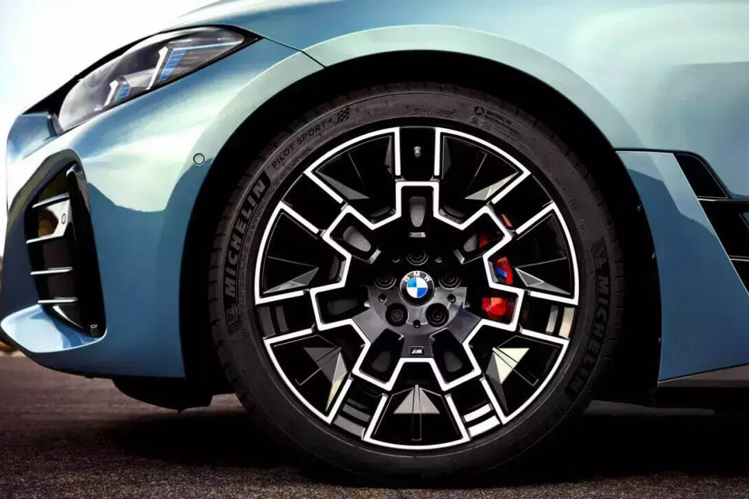 Geely представила аккумулятор, заряжающийся за 4 минуты и выдерживающий 1 млн км
