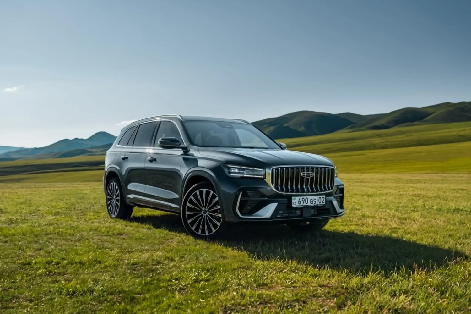В Казахстане обновлённый Geely Monjaro будет стоить 2,7 млн рублей